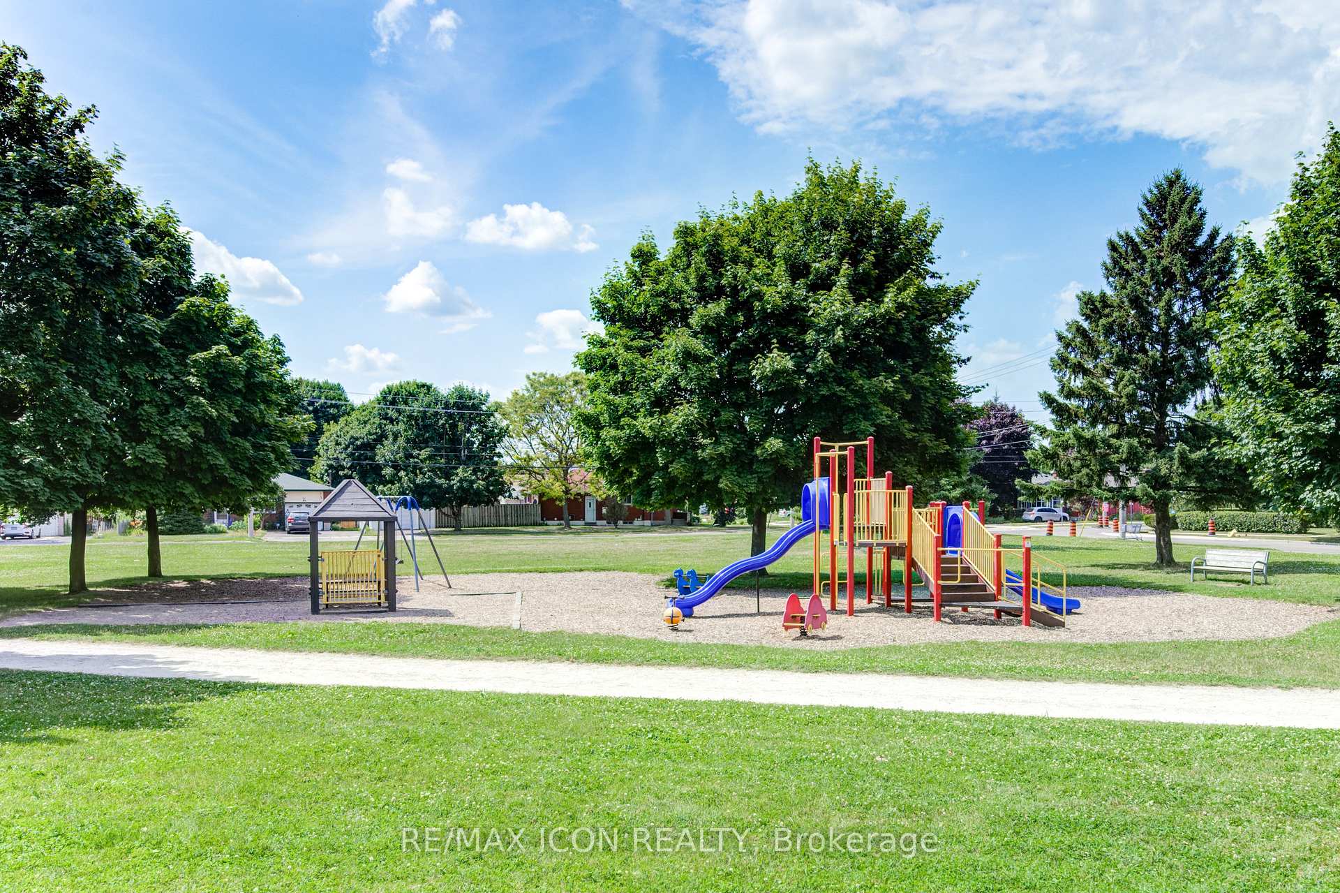 Photo 10 of Unit 601, 565 Greenfield Avenue, Kitchener — HOMEH