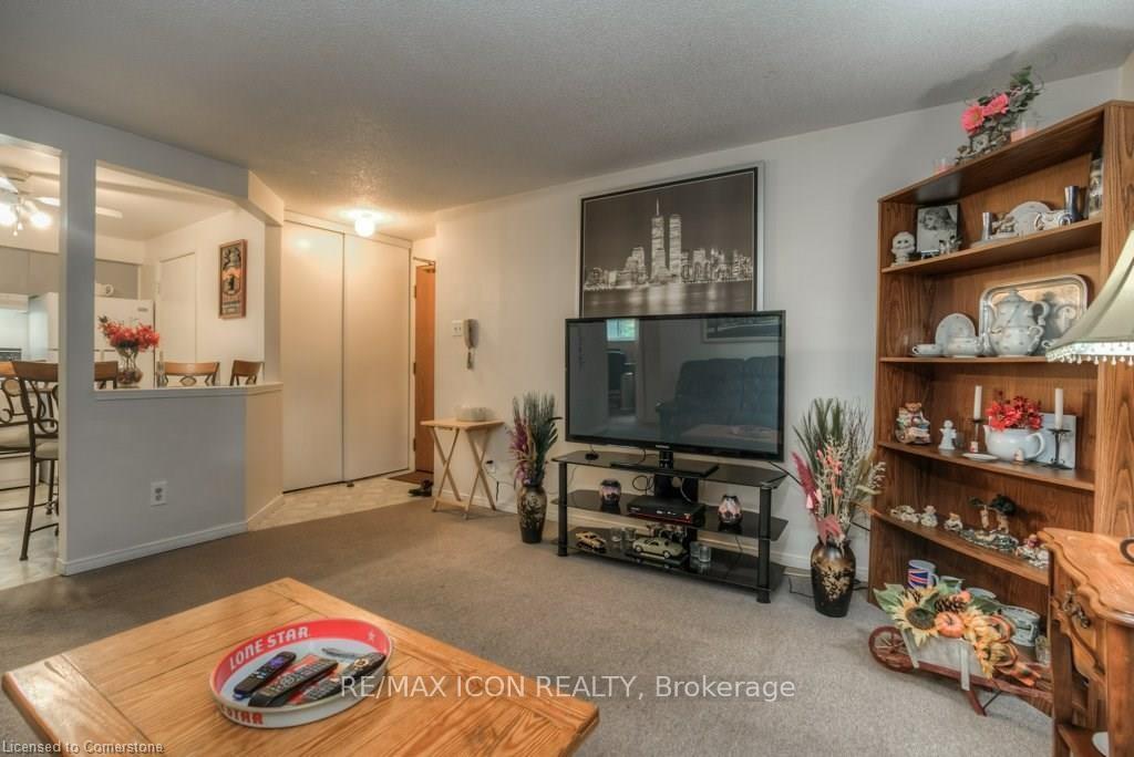 Photo 13 of Unit 601, 565 Greenfield Avenue, Kitchener — HOMEH