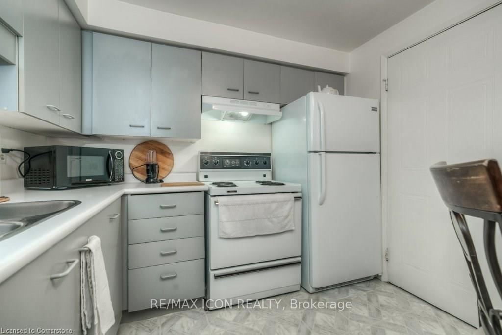 Photo 17 of Unit 601, 565 Greenfield Avenue, Kitchener — HOMEH