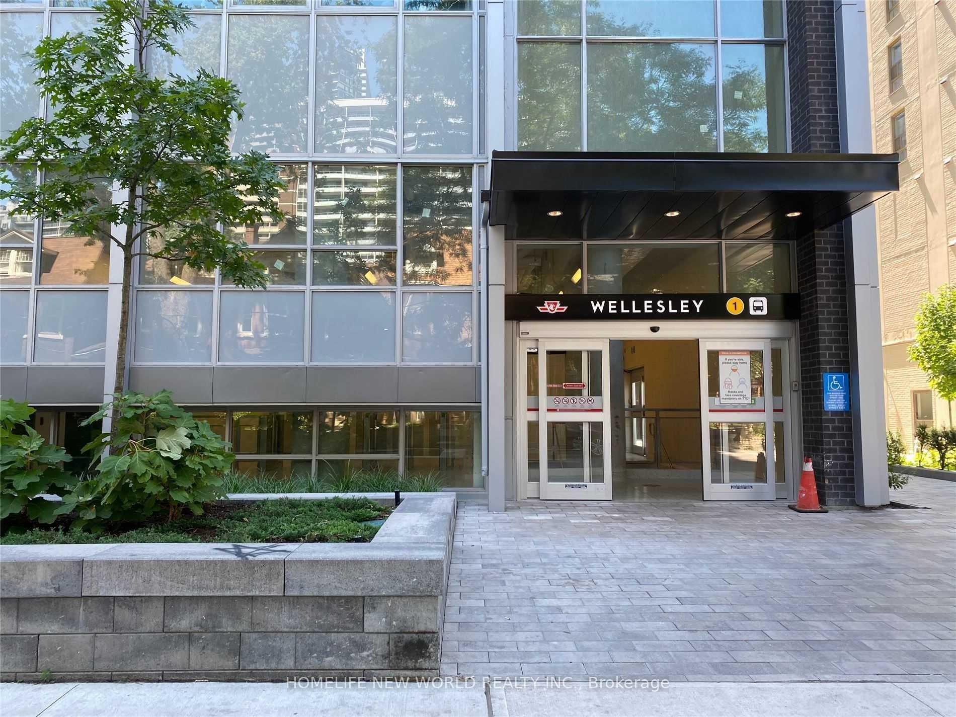 Photo 8 of Unit 411, 17 Dundonald Street, Toronto, Church-Yonge Corridor — HOMEH