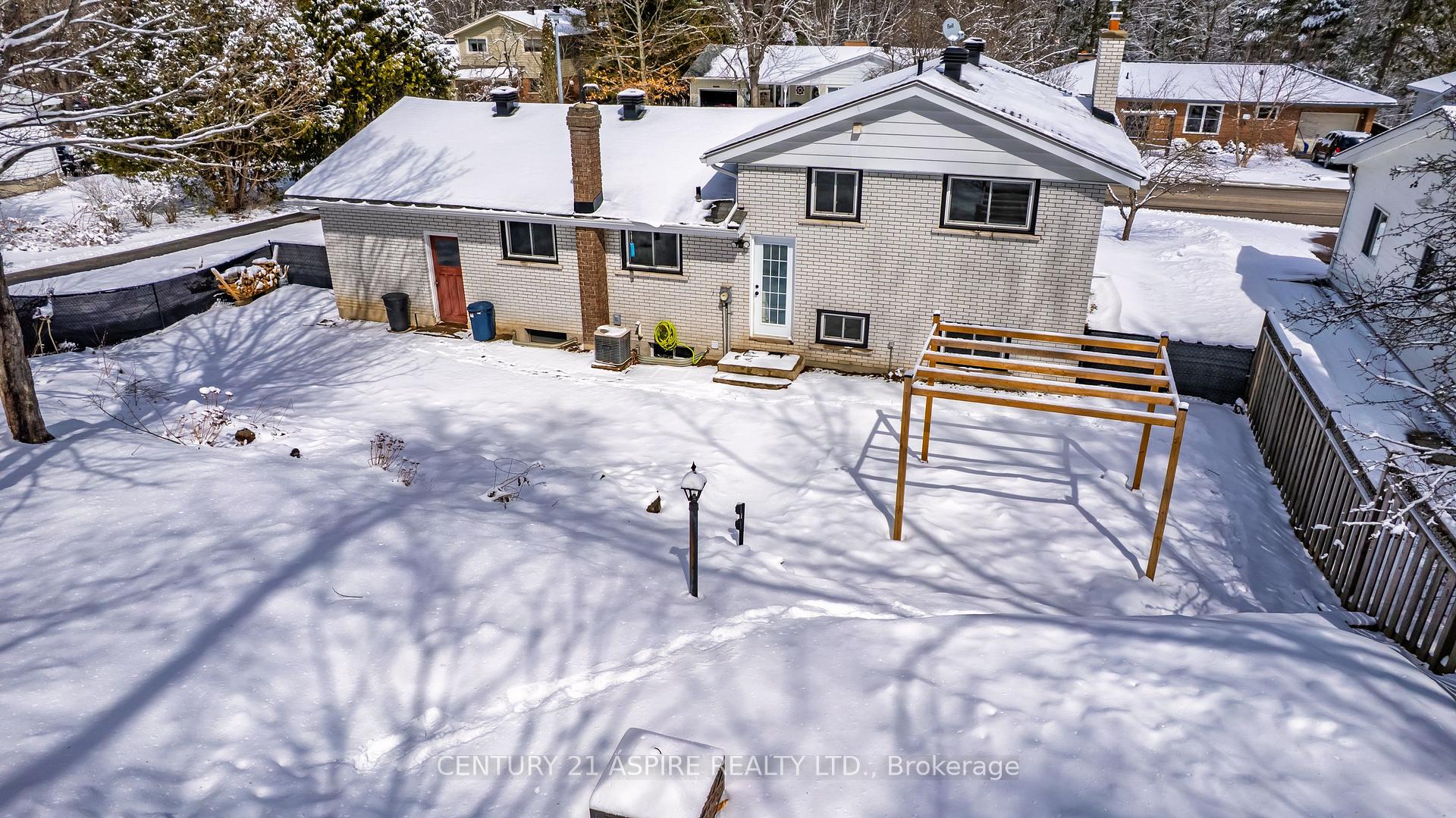 Photo 3 of 236 Thomas Street, Deep River — HOMEH