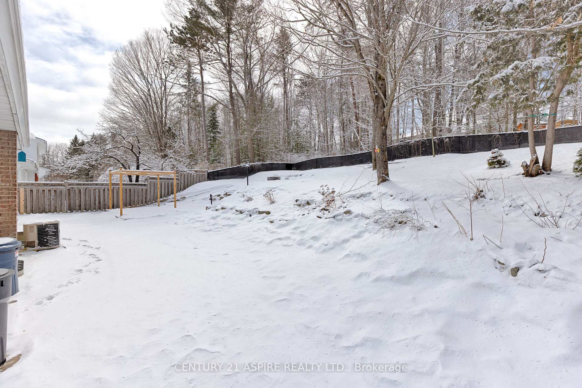 Photo 5 of 236 Thomas Street, Deep River — HOMEH