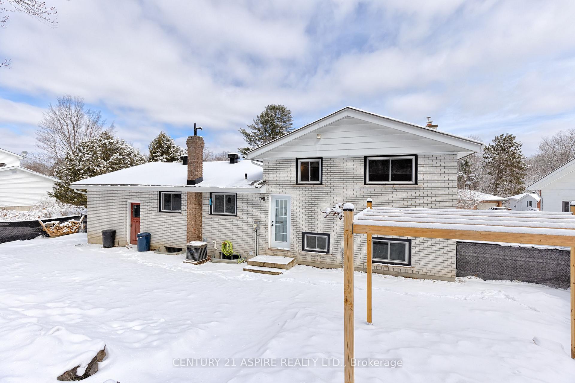 Photo 7 of 236 Thomas Street, Deep River — HOMEH