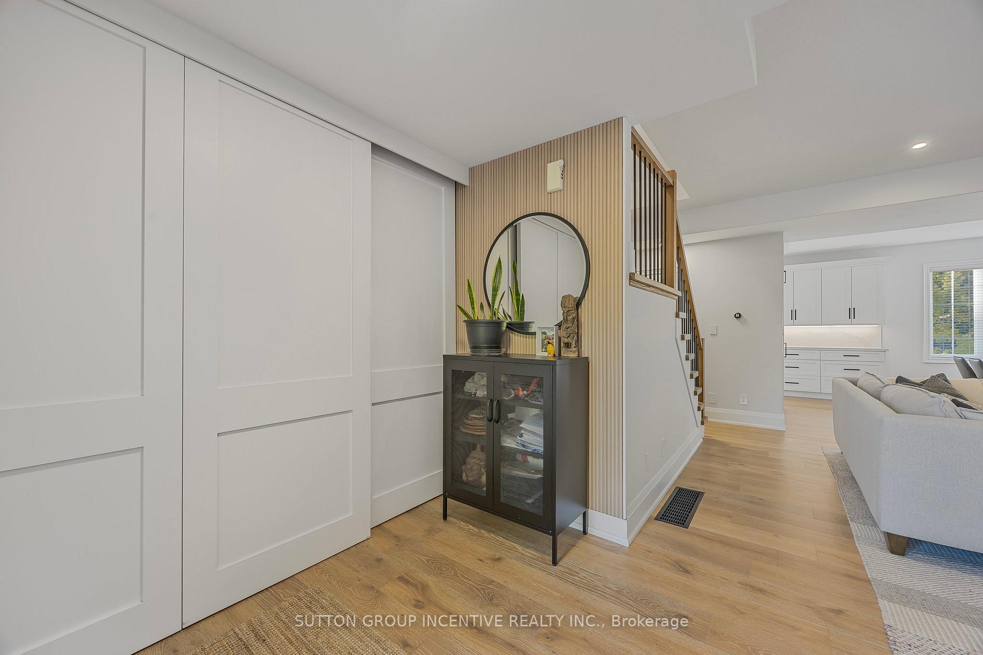 Photo 4 of Unit 8, 19 White Oaks Road, Barrie, Lakeshore — HOMEH