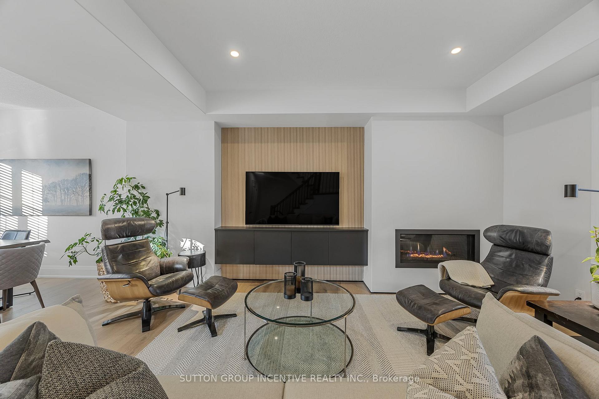 Photo 8 of Unit 8, 19 White Oaks Road, Barrie, Lakeshore — HOMEH