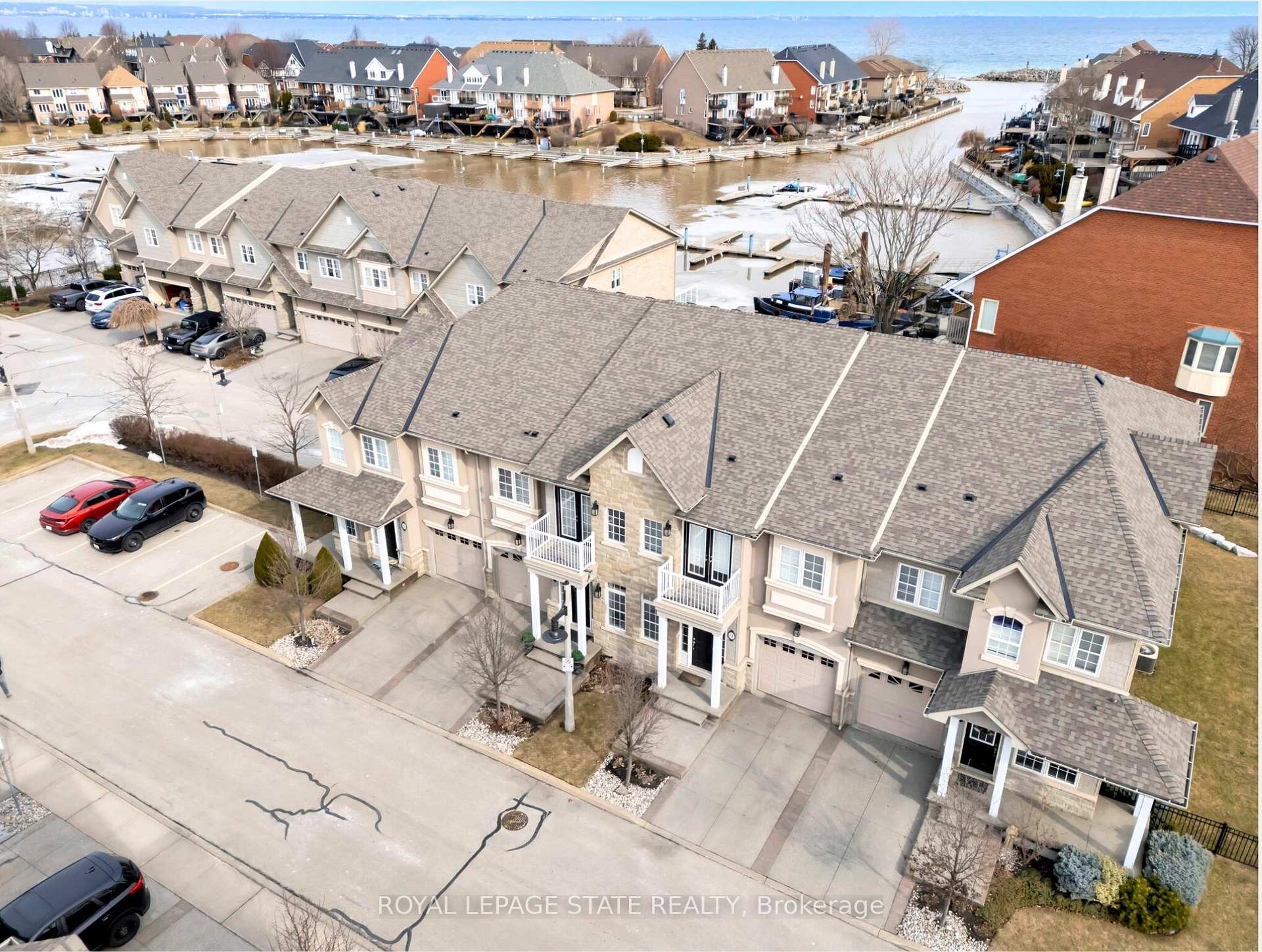 Photo 1 of Unit 10, 31 Sunvale Place, Hamilton, Lakeshore — HOMEH