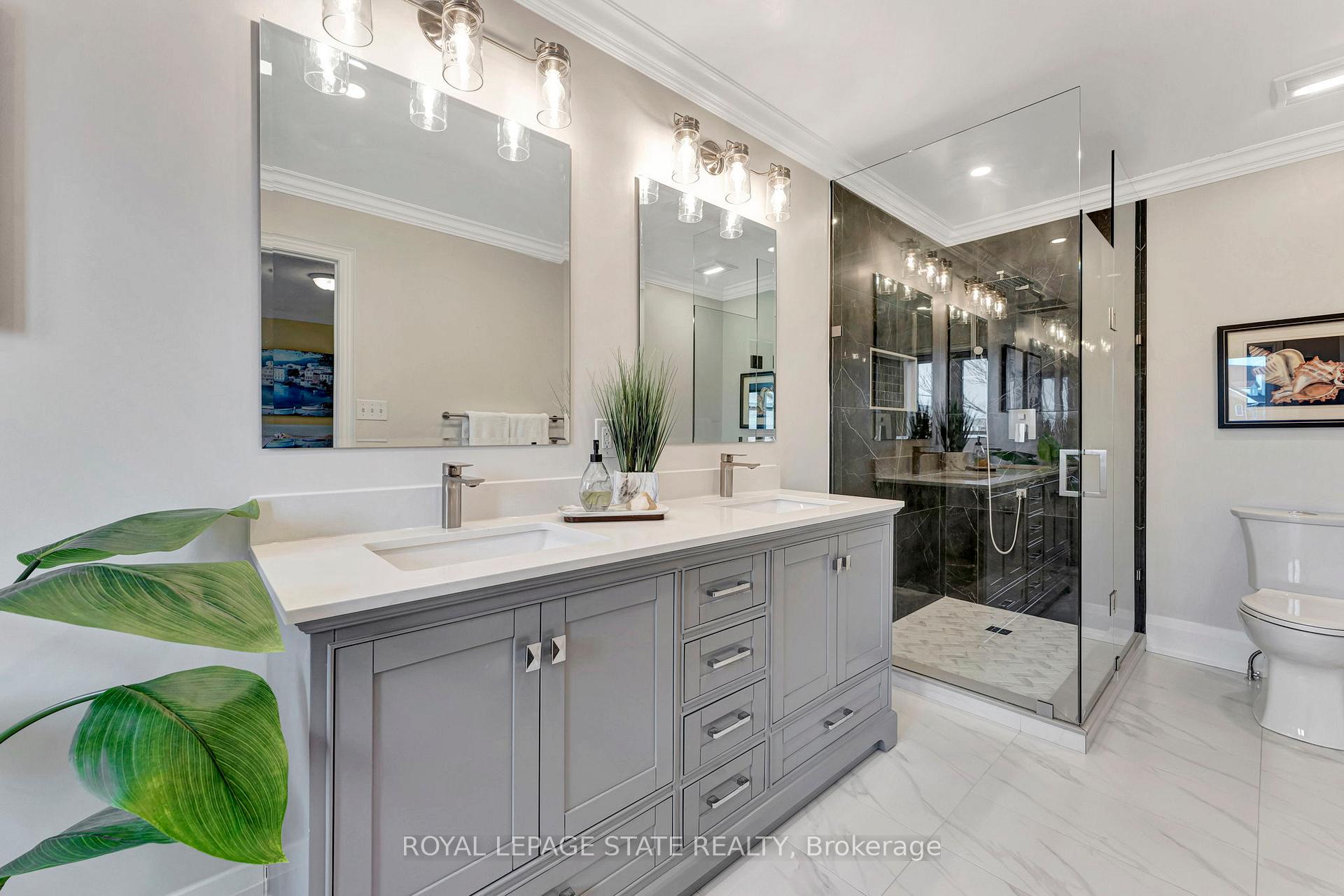 Photo 16 of Unit 10, 31 Sunvale Place, Hamilton, Lakeshore — HOMEH