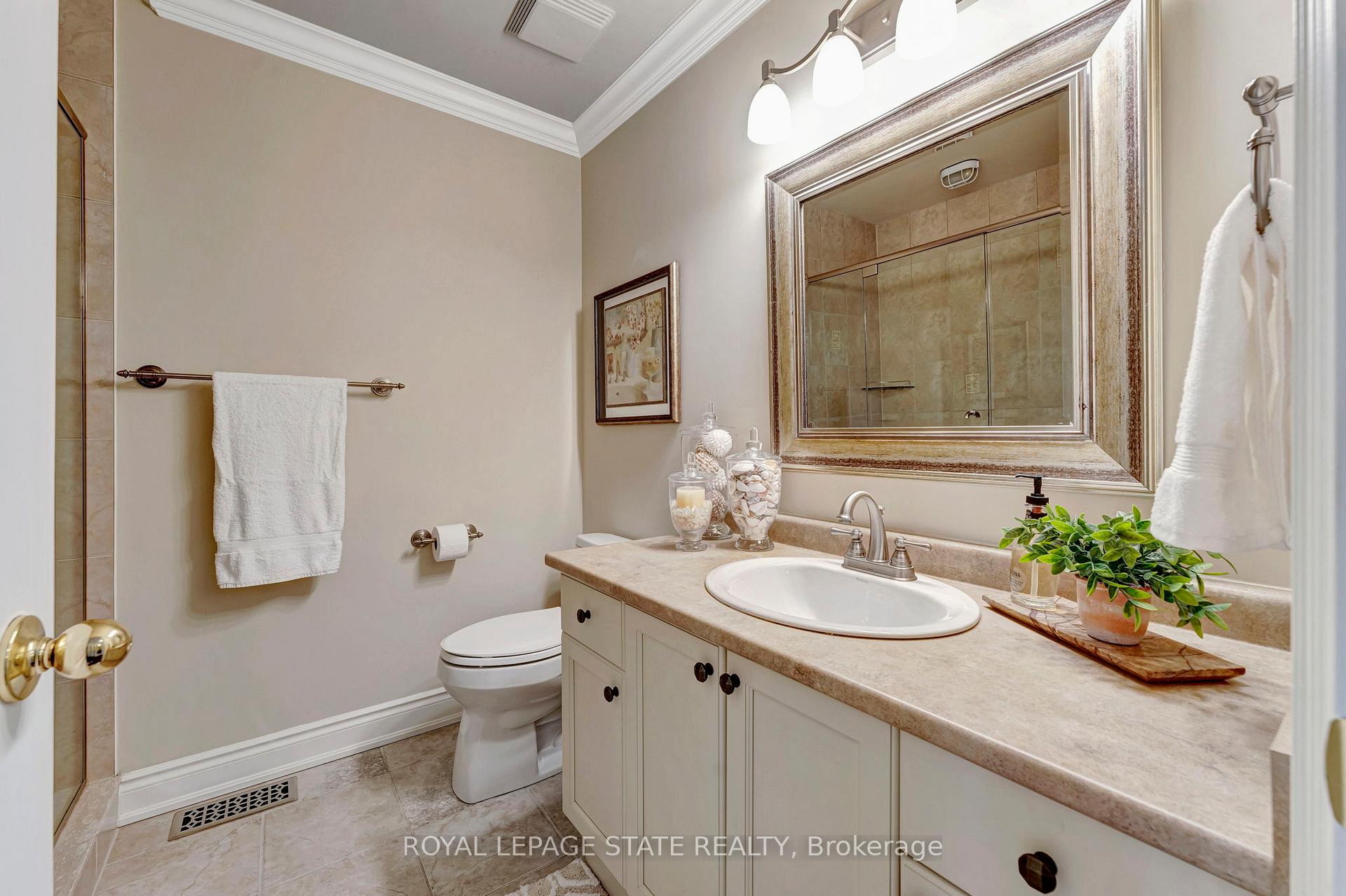 Photo 23 of Unit 10, 31 Sunvale Place, Hamilton, Lakeshore — HOMEH