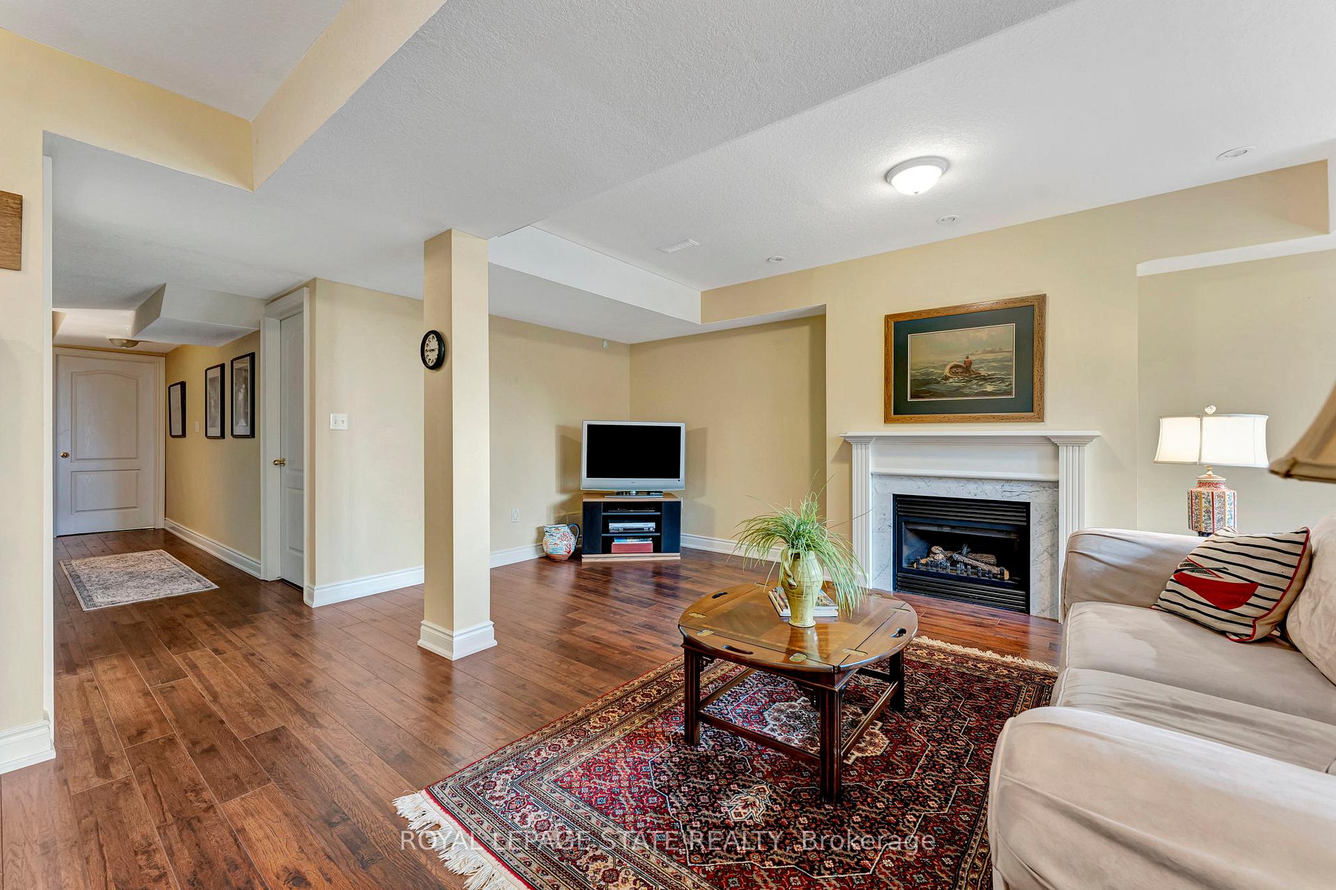 Photo 25 of Unit 10, 31 Sunvale Place, Hamilton, Lakeshore — HOMEH