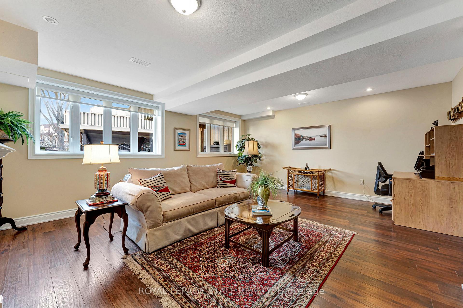 Photo 26 of Unit 10, 31 Sunvale Place, Hamilton, Lakeshore — HOMEH