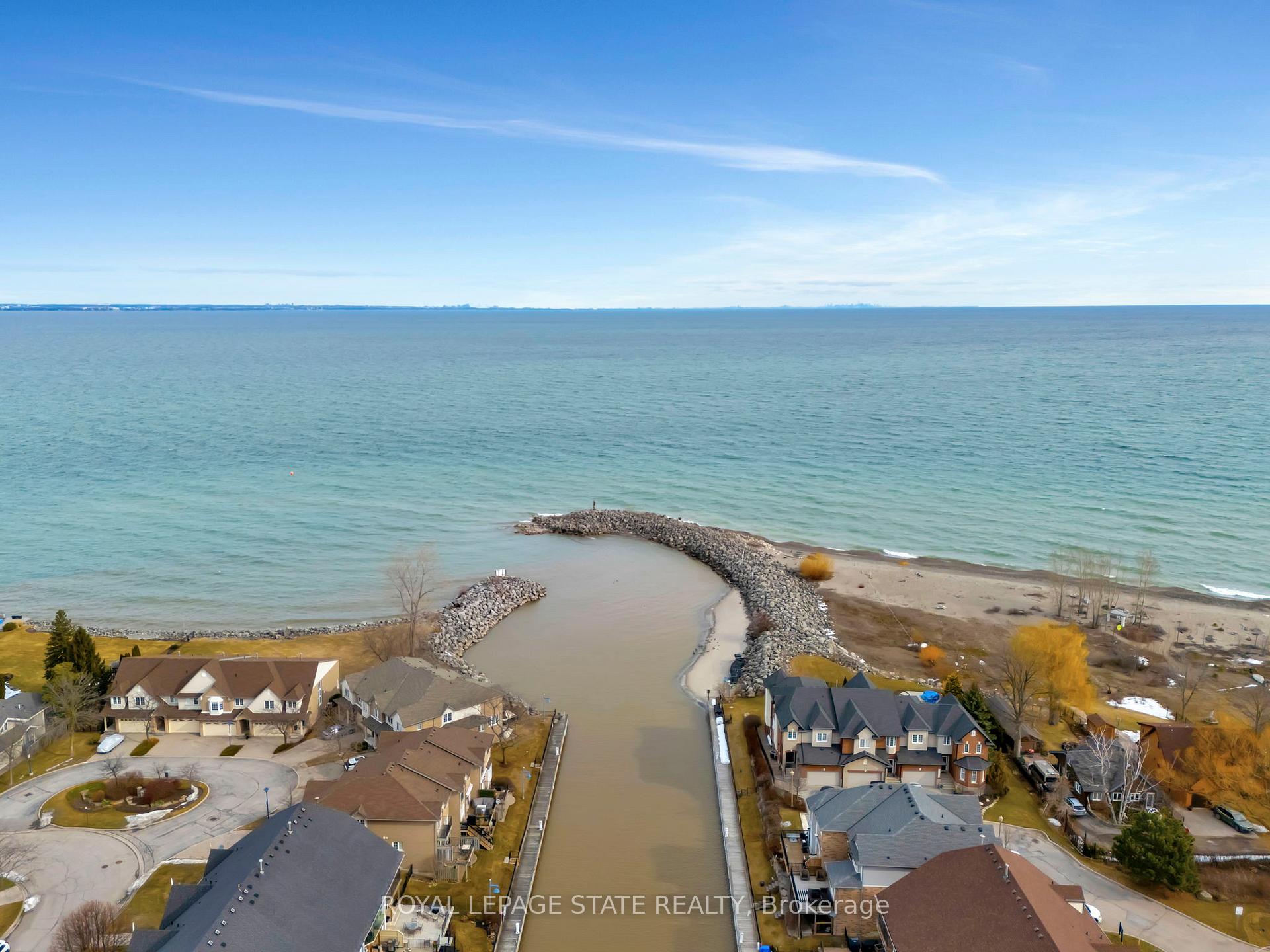 Photo 32 of Unit 10, 31 Sunvale Place, Hamilton, Lakeshore — HOMEH