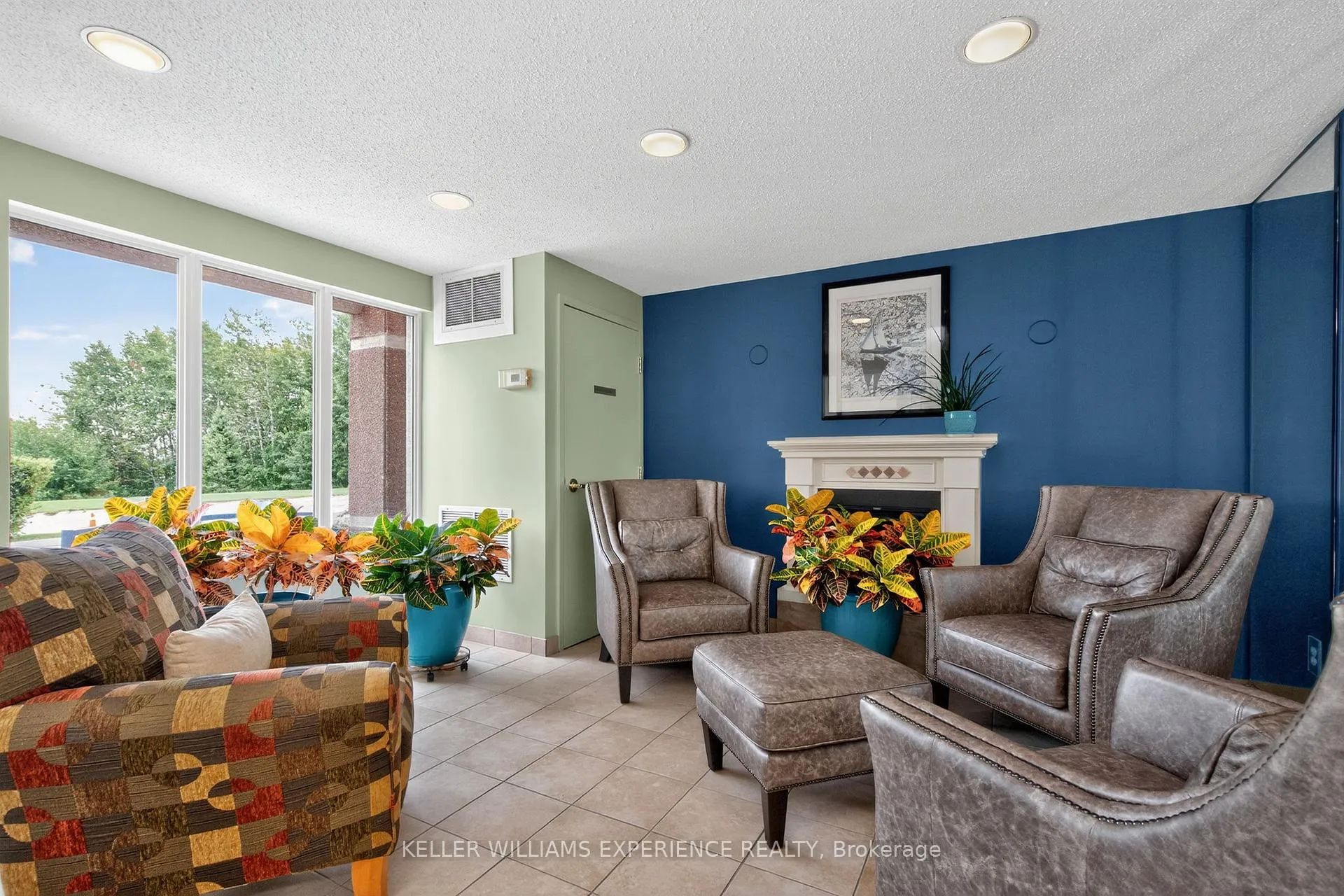 Photo 4 of Unit 111, 280 Aberdeen Boulevard, Midland — HOMEH