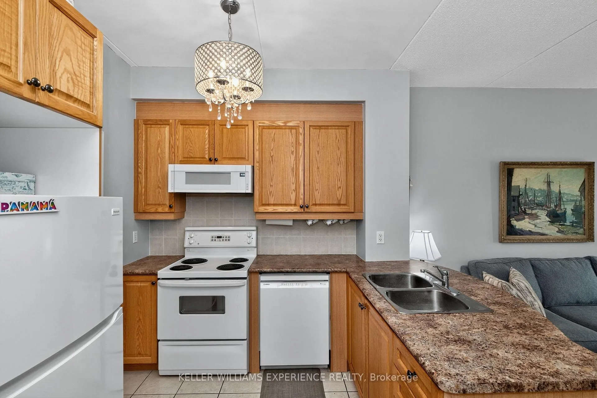 Photo 8 of Unit 111, 280 Aberdeen Boulevard, Midland — HOMEH