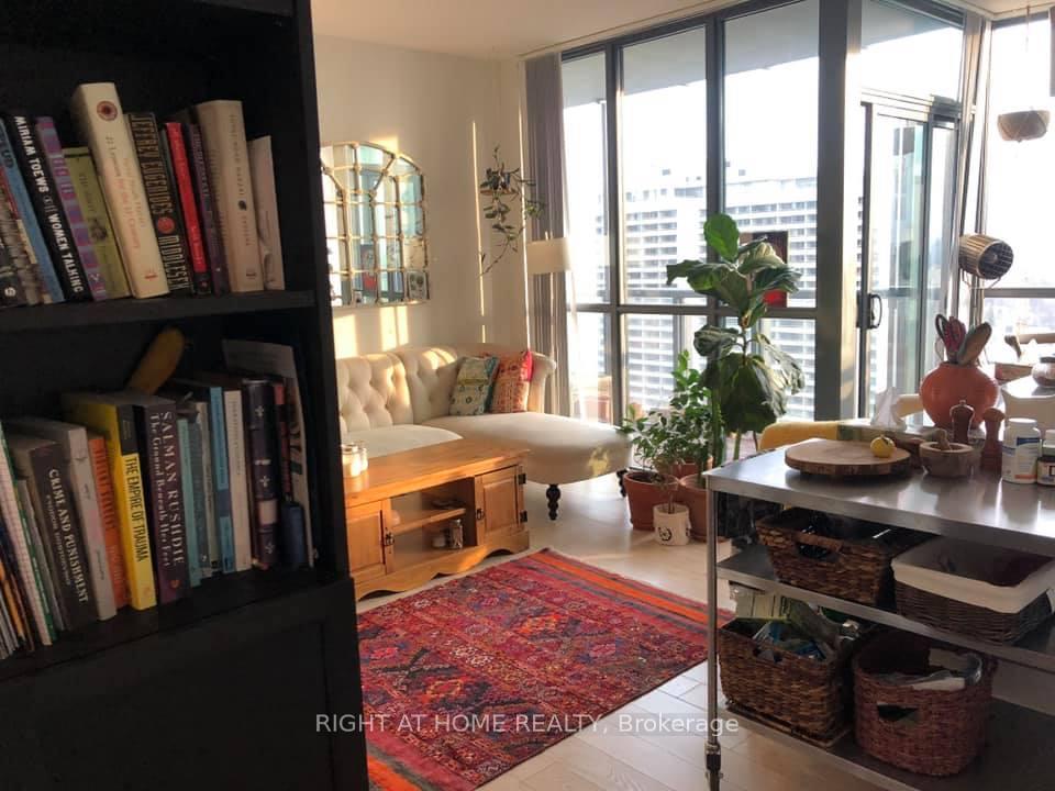 Photo 3 of Unit 2301, 110 Charles Street E, Toronto, Church-Yonge Corridor — HOMEH
