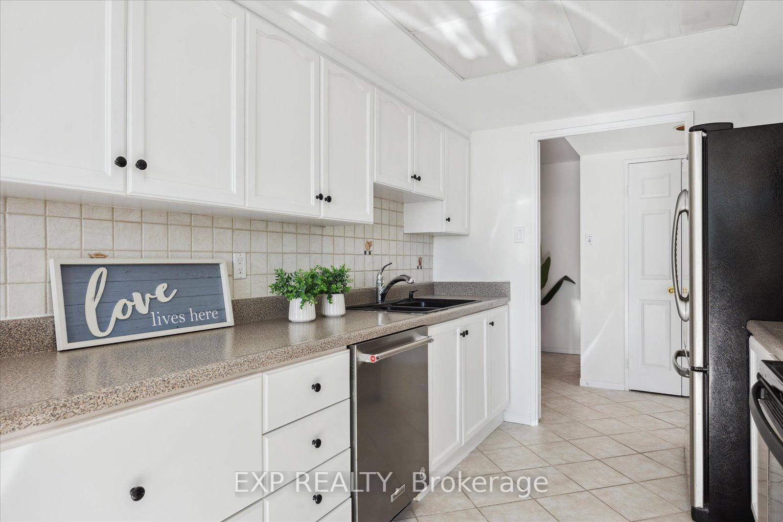 Photo 31 of Unit 705, 7905 Bayview Avenue, Markham, Aileen-Willowbrook — HOMEH