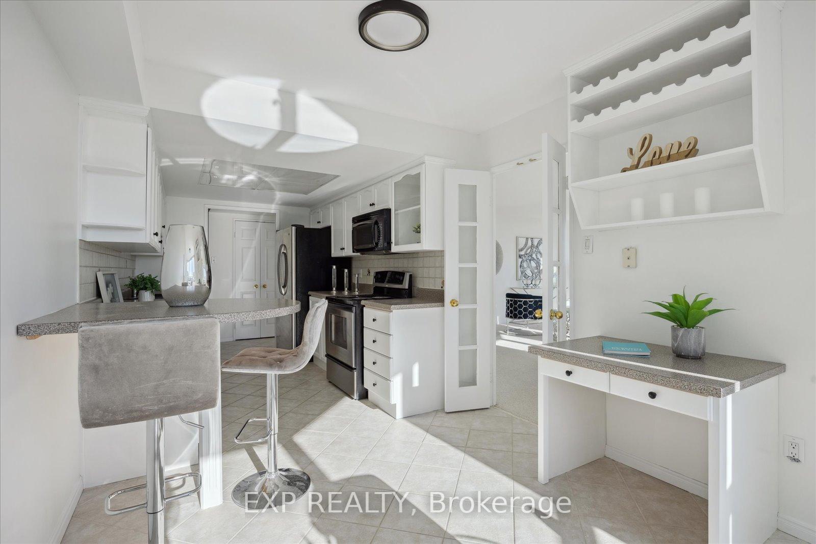 Photo 9 of Unit 705, 7905 Bayview Avenue, Markham, Aileen-Willowbrook — HOMEH