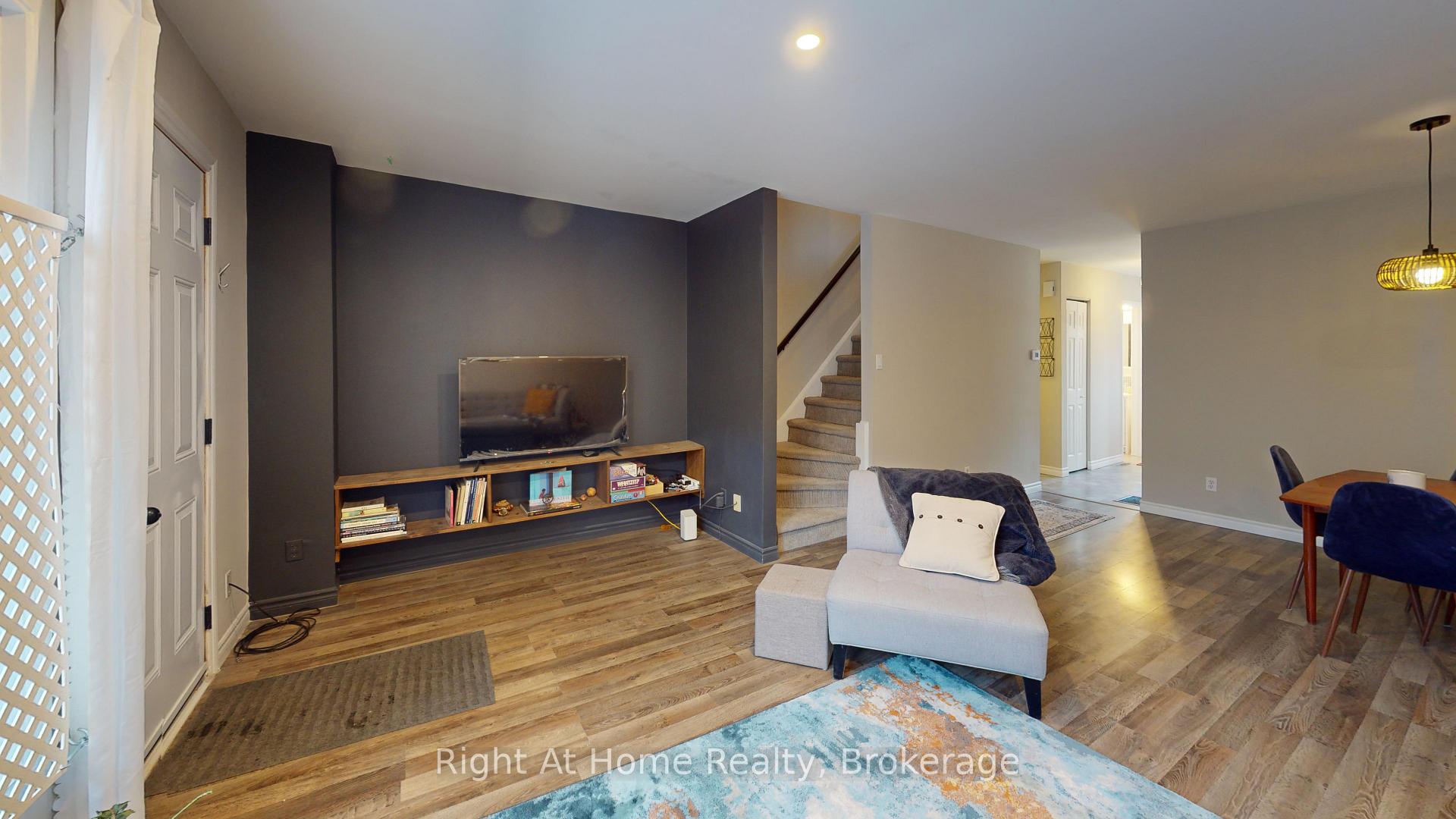Photo 4 of Unit 49, 15 Green Valley Drive, Kitchener — HOMEH