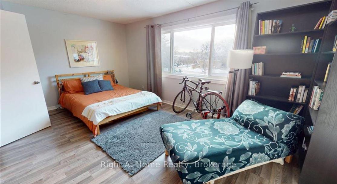 Photo 10 of Unit 49, 15 Green Valley Drive, Kitchener — HOMEH