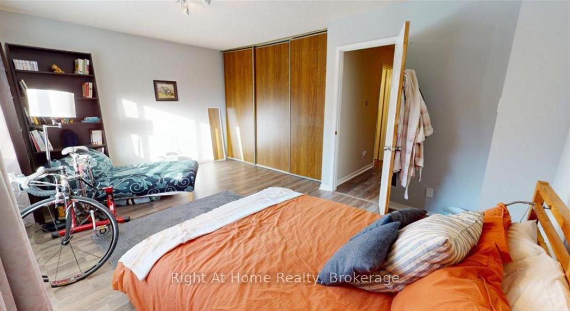 Photo 11 of Unit 49, 15 Green Valley Drive, Kitchener — HOMEH