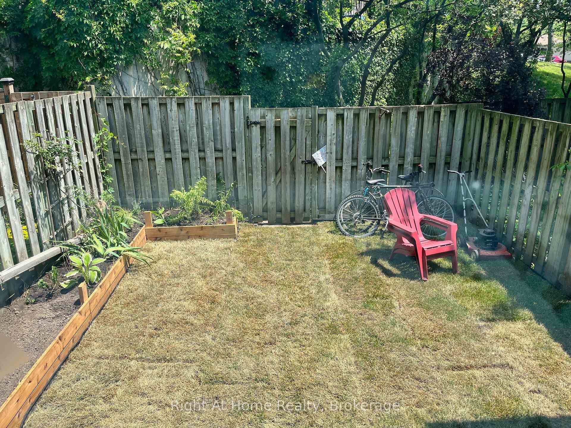 Photo 25 of Unit 49, 15 Green Valley Drive, Kitchener — HOMEH