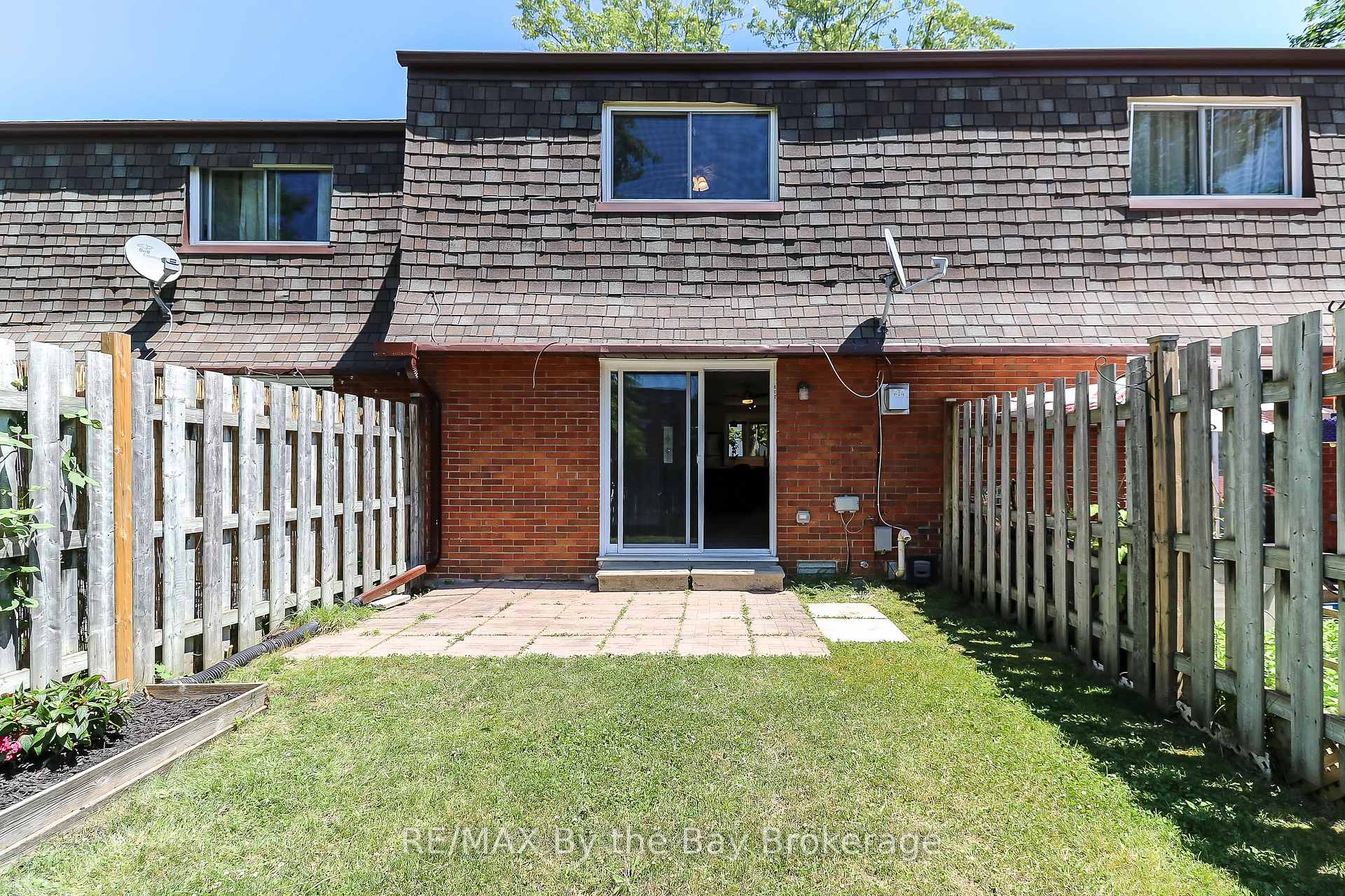 Photo 5 of 602 Tenth Street, Collingwood — HOMEH