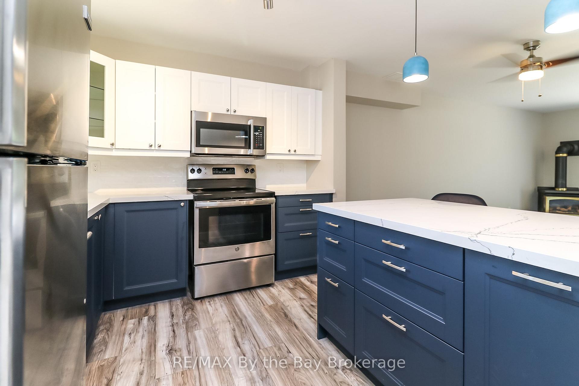 Photo 10 of 602 Tenth Street, Collingwood — HOMEH