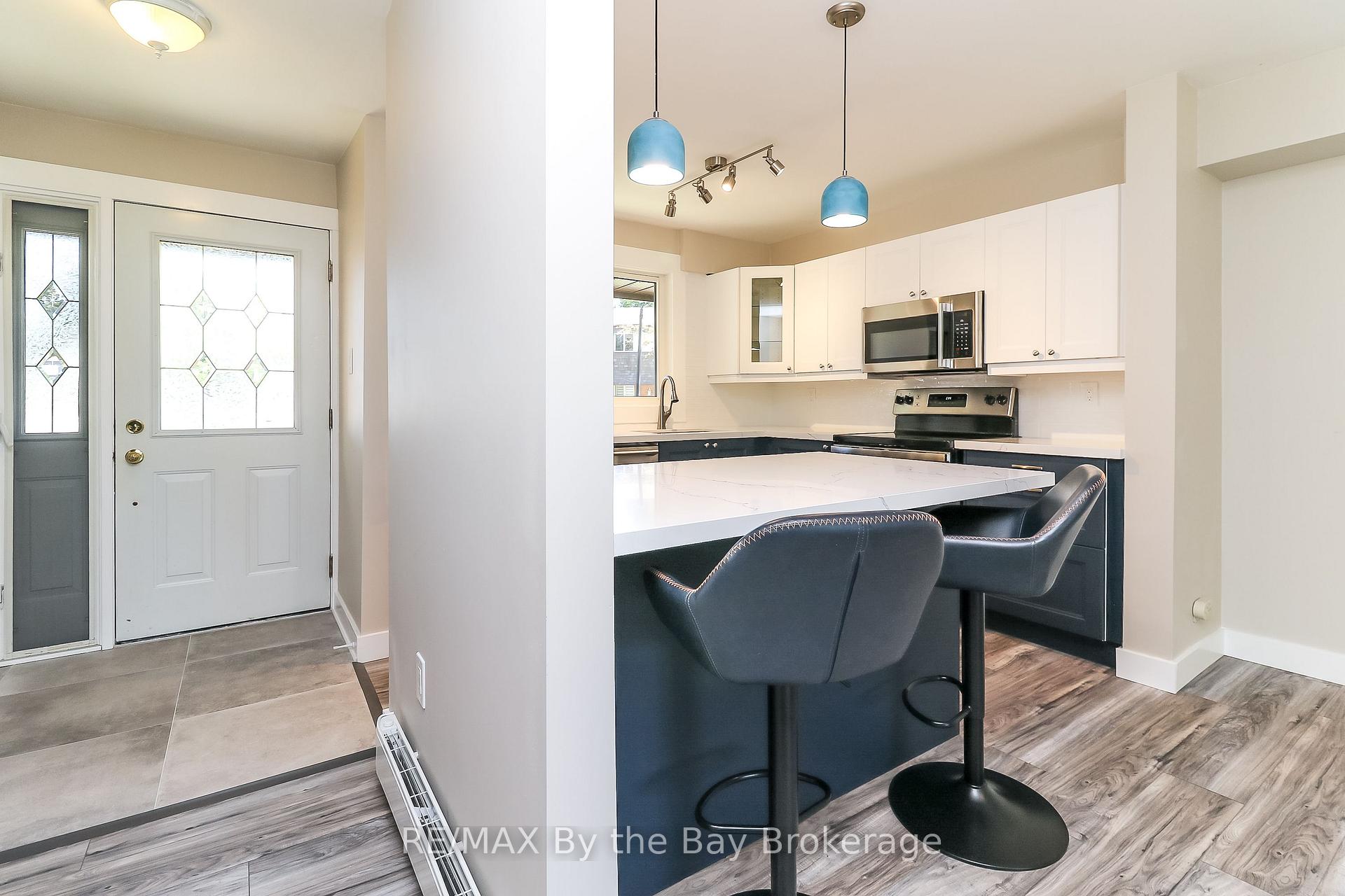Photo 14 of 602 Tenth Street, Collingwood — HOMEH