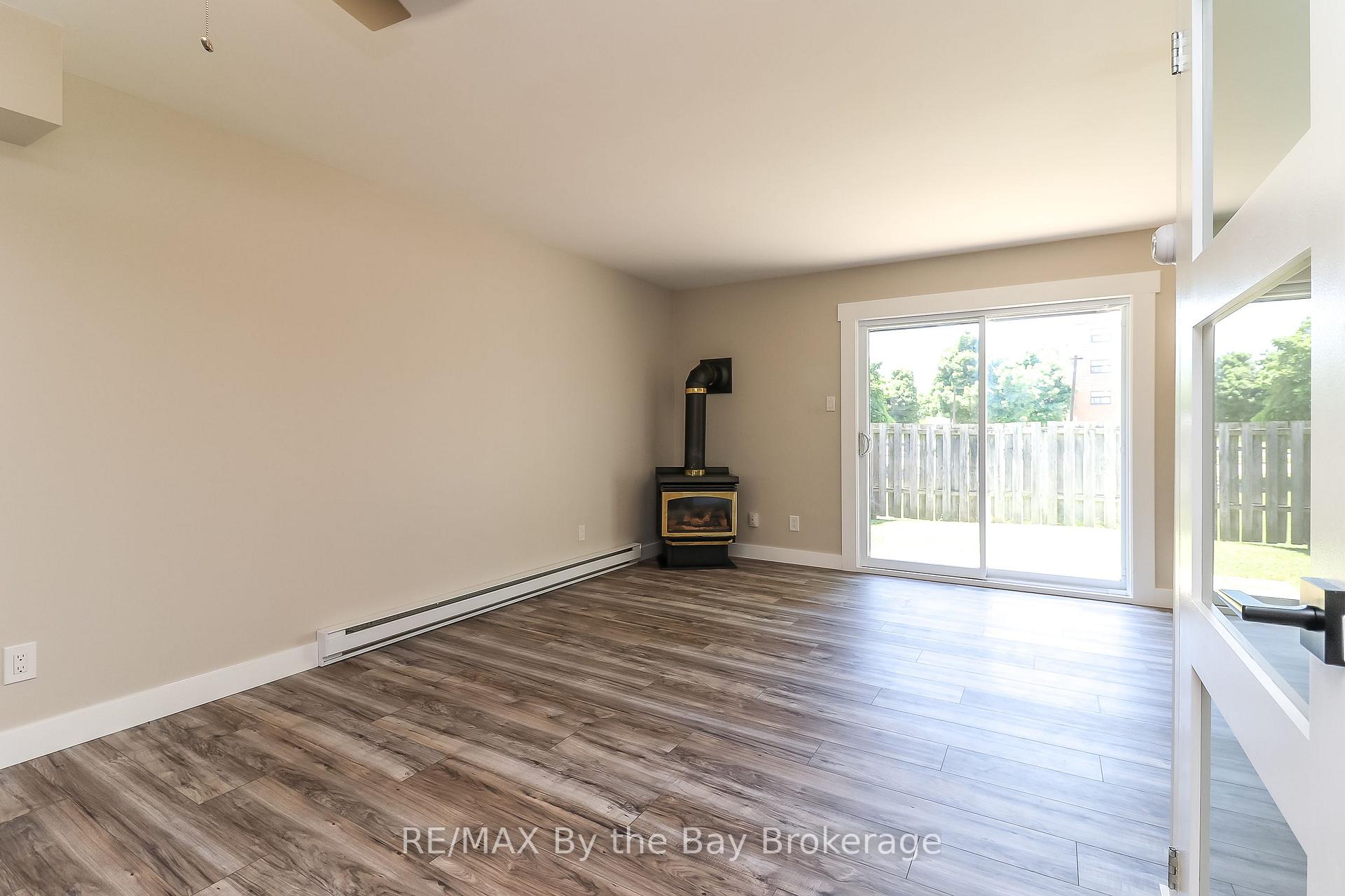 Photo 16 of 602 Tenth Street, Collingwood — HOMEH
