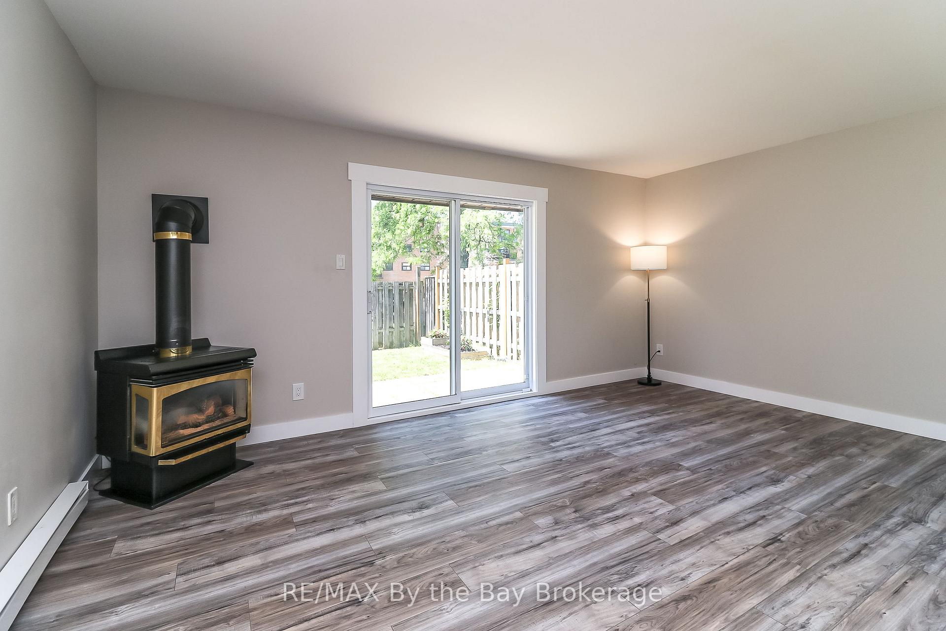 Photo 18 of 602 Tenth Street, Collingwood — HOMEH