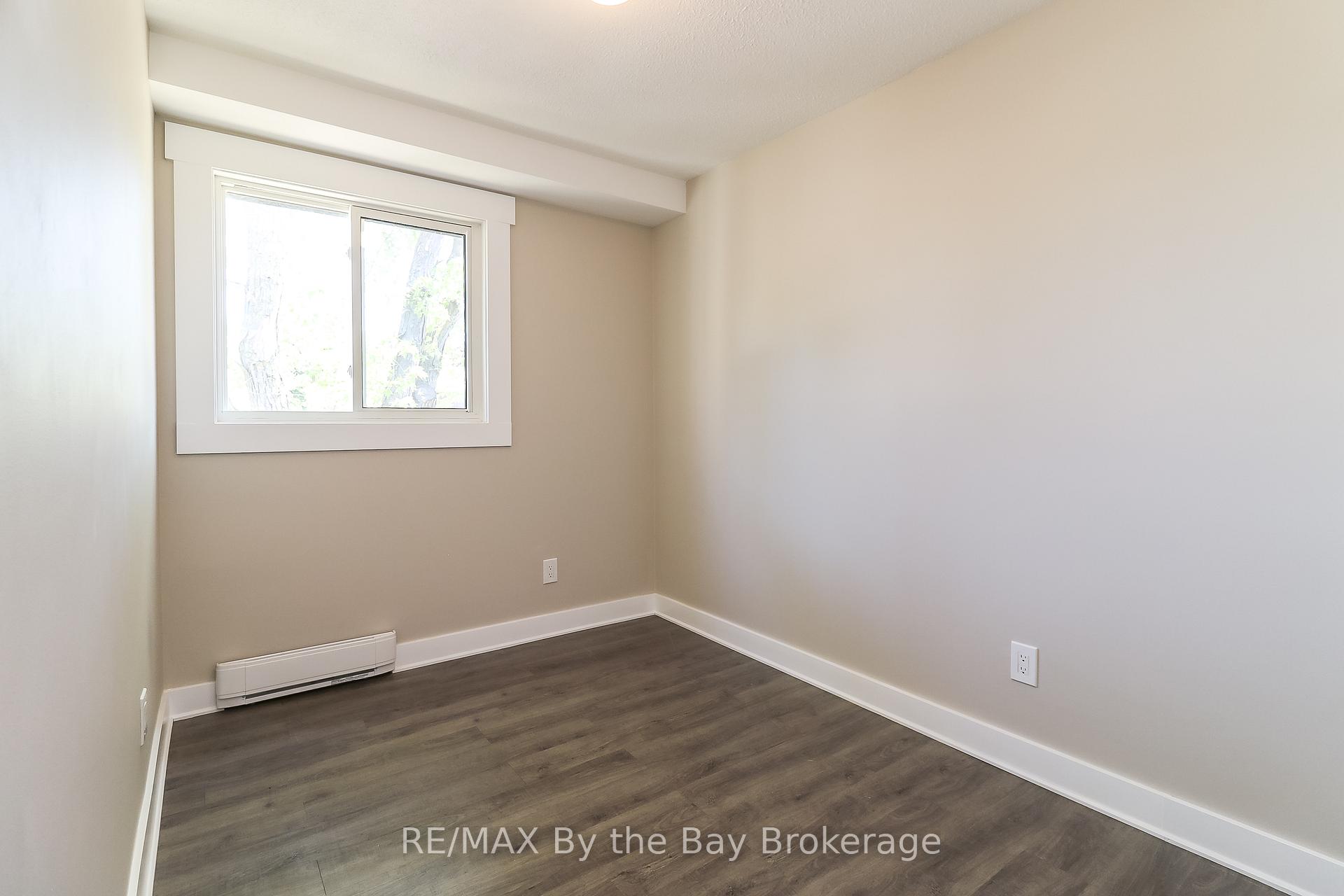 Photo 24 of 602 Tenth Street, Collingwood — HOMEH