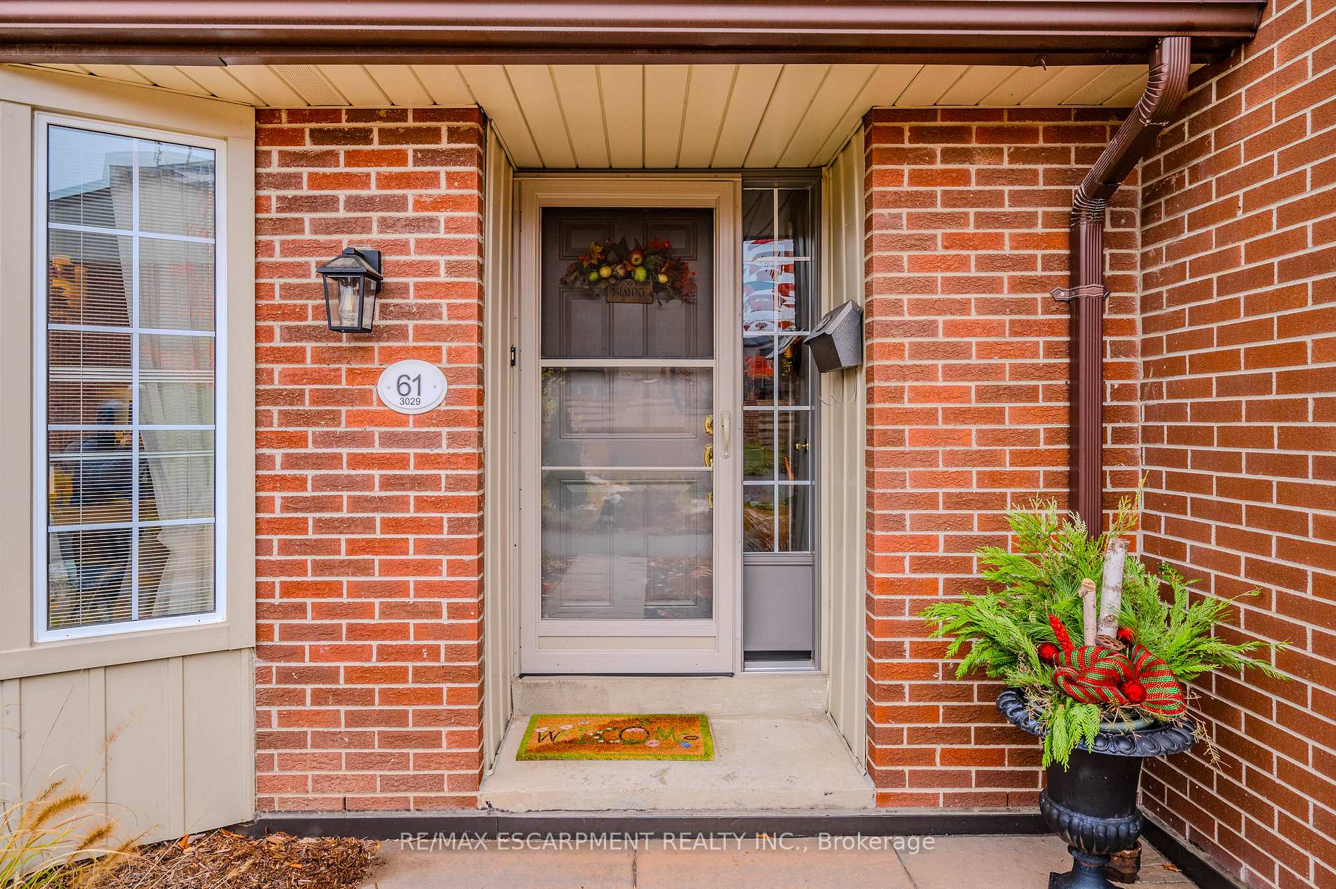 Photo 3 of Unit 61, 3029 Glencrest Road, Burlington, Roseland — HOMEH