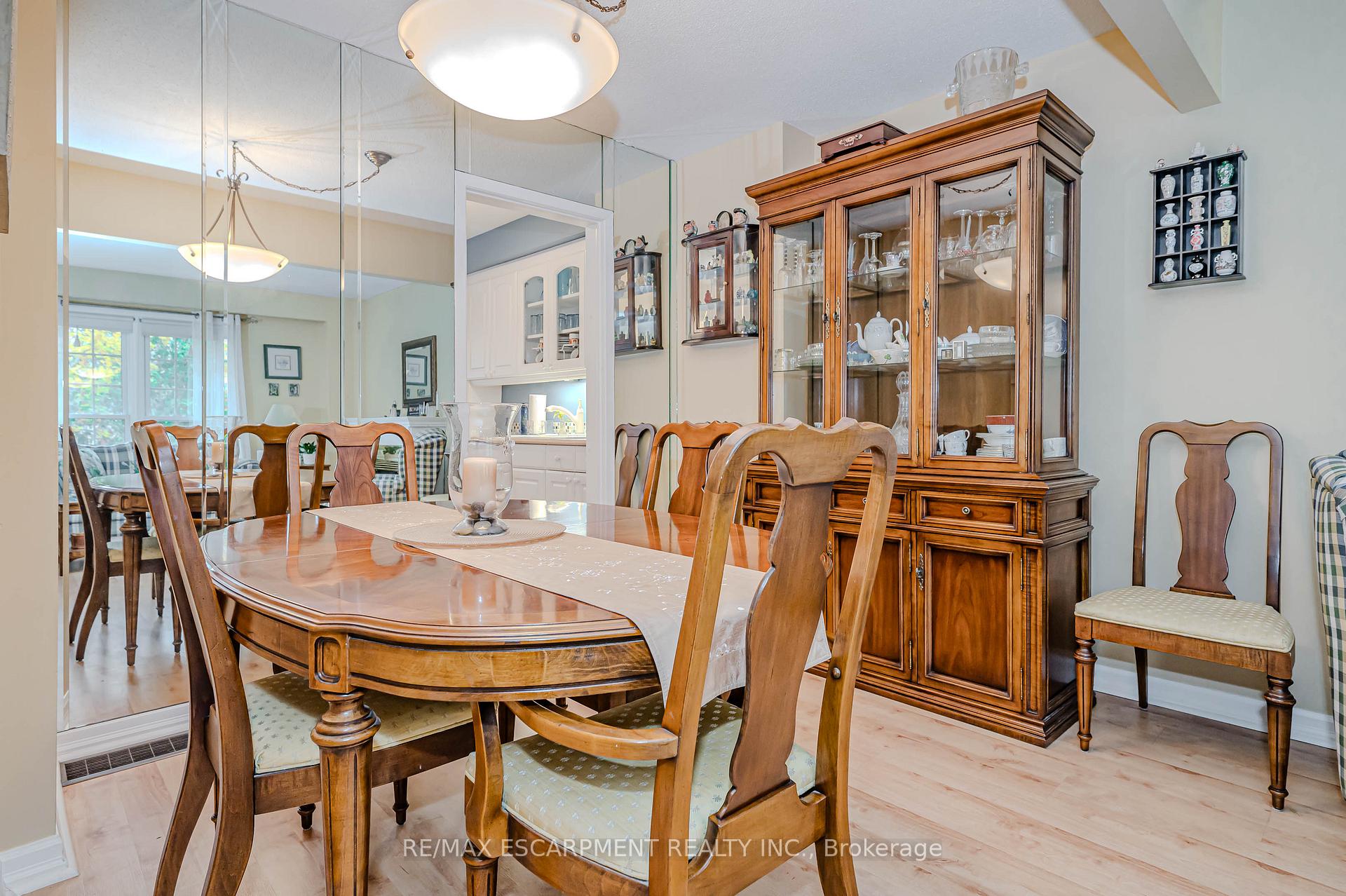Photo 10 of Unit 61, 3029 Glencrest Road, Burlington, Roseland — HOMEH
