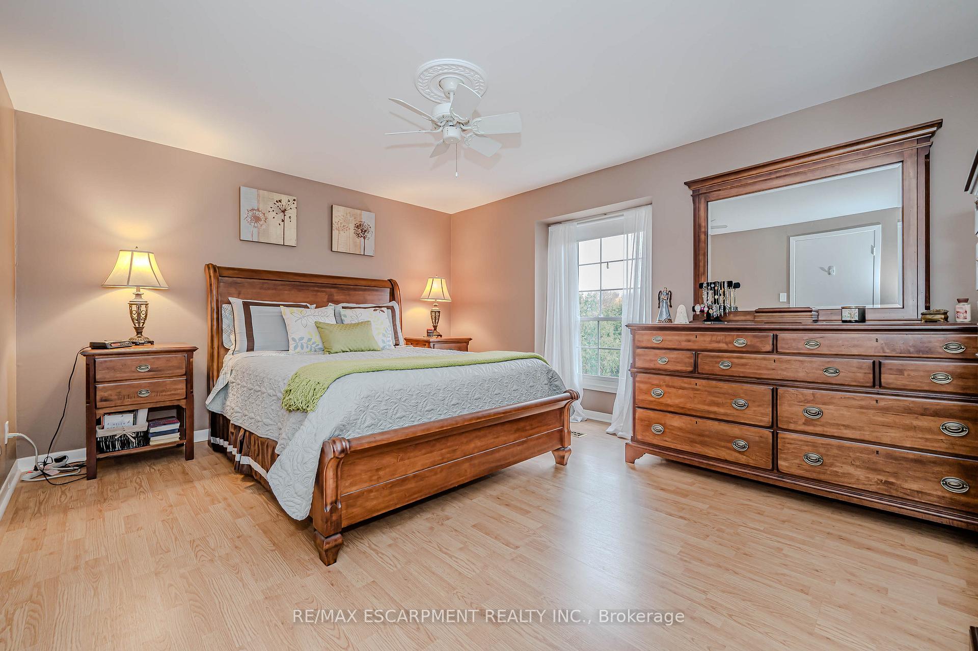 Photo 16 of Unit 61, 3029 Glencrest Road, Burlington, Roseland — HOMEH