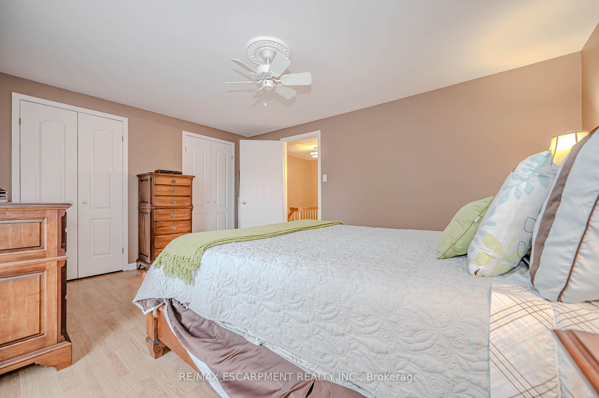 Photo 17 of Unit 61, 3029 Glencrest Road, Burlington, Roseland — HOMEH