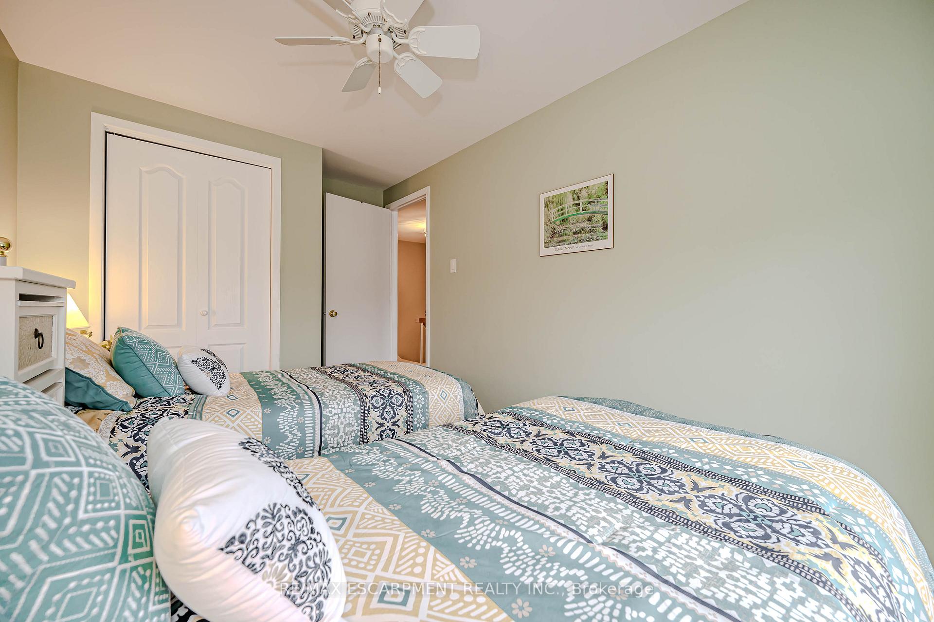 Photo 20 of Unit 61, 3029 Glencrest Road, Burlington, Roseland — HOMEH