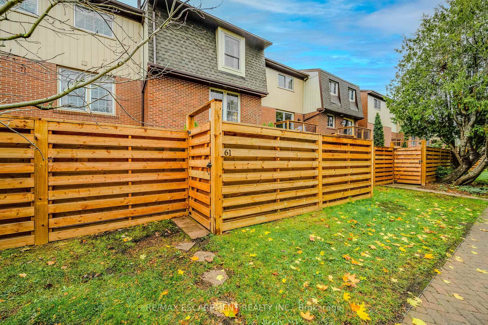 Photo 31 of Unit 61, 3029 Glencrest Road, Burlington, Roseland — HOMEH