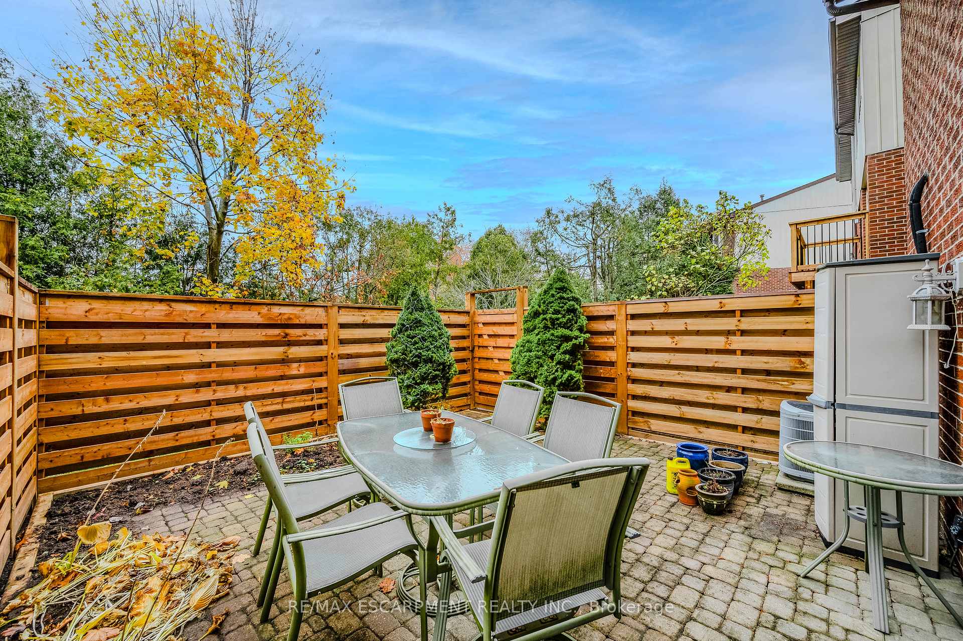 Photo 33 of Unit 61, 3029 Glencrest Road, Burlington, Roseland — HOMEH