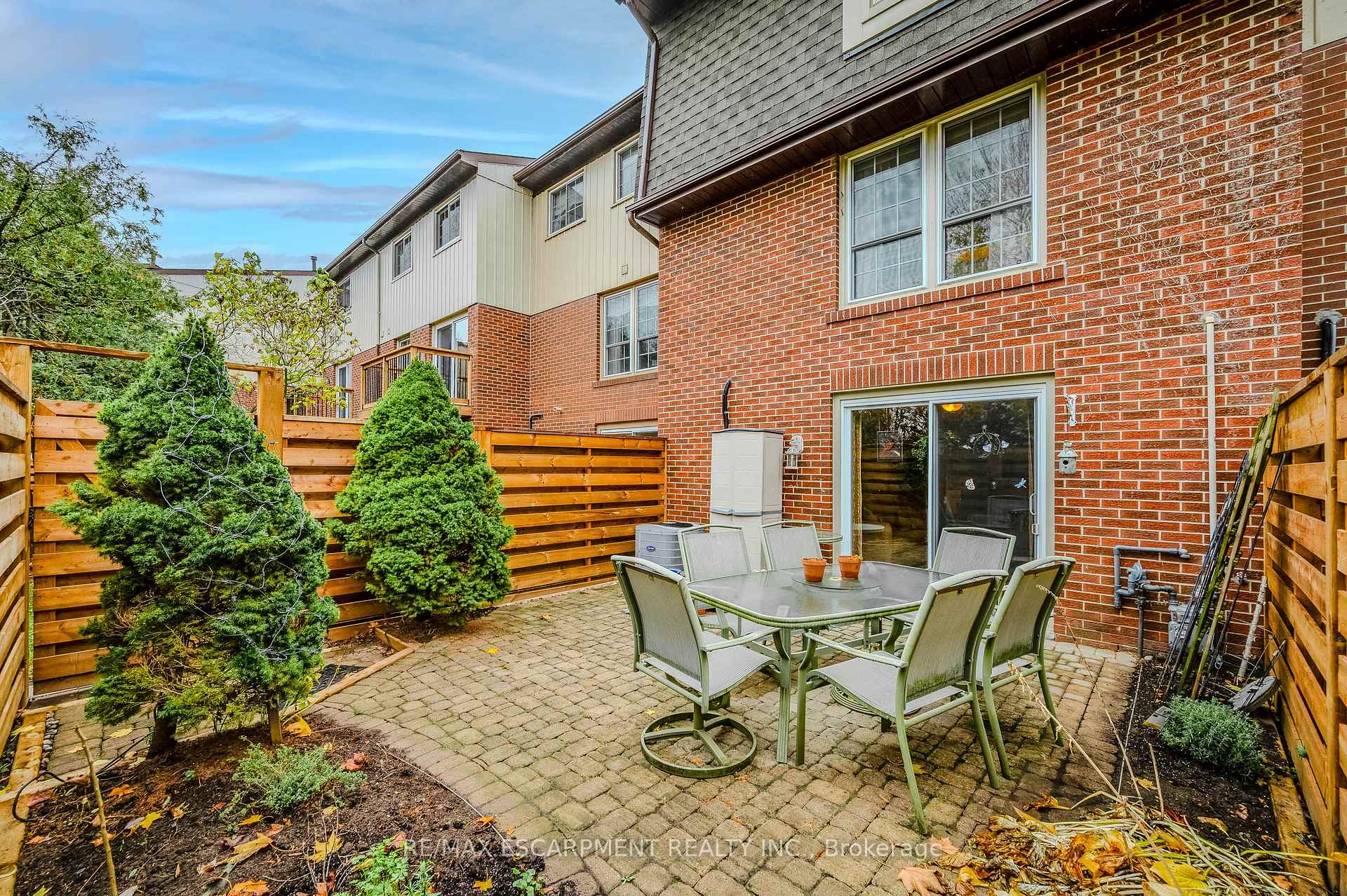 Photo 34 of Unit 61, 3029 Glencrest Road, Burlington, Roseland — HOMEH