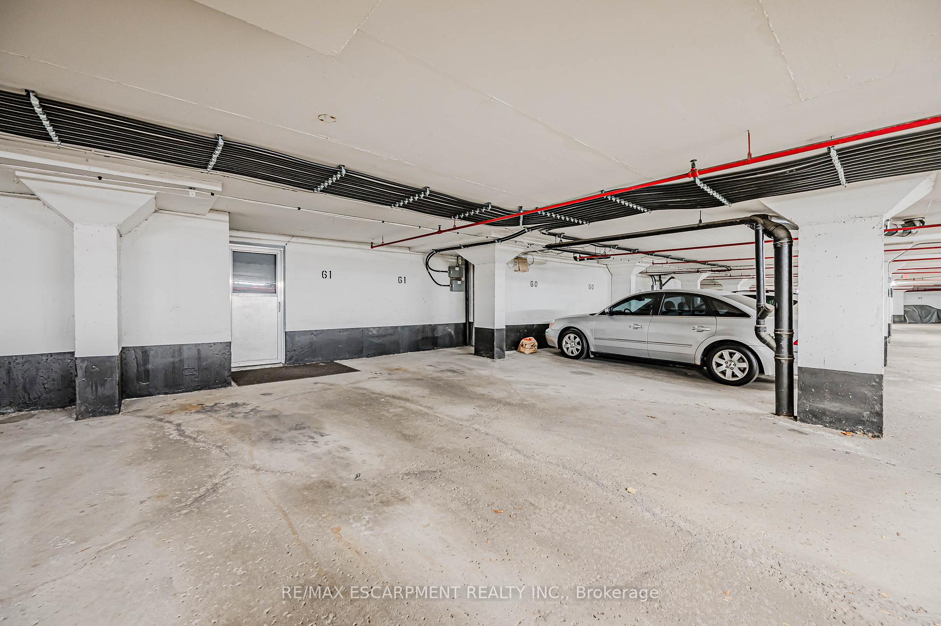 Photo 37 of Unit 61, 3029 Glencrest Road, Burlington, Roseland — HOMEH