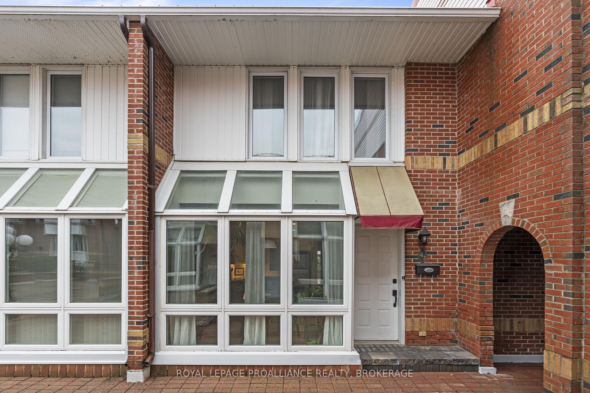 Photo 3 of Unit 42, 1 Place D'armes, Kingston, East of Sir John A. Blvd — HOMEH