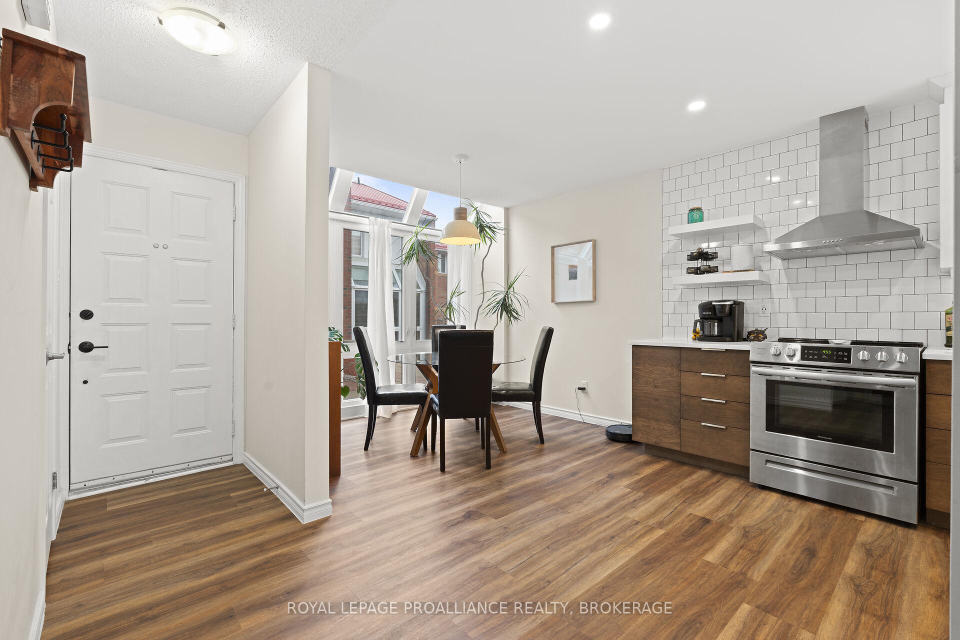 Photo 5 of Unit 42, 1 Place D'armes, Kingston, East of Sir John A. Blvd — HOMEH