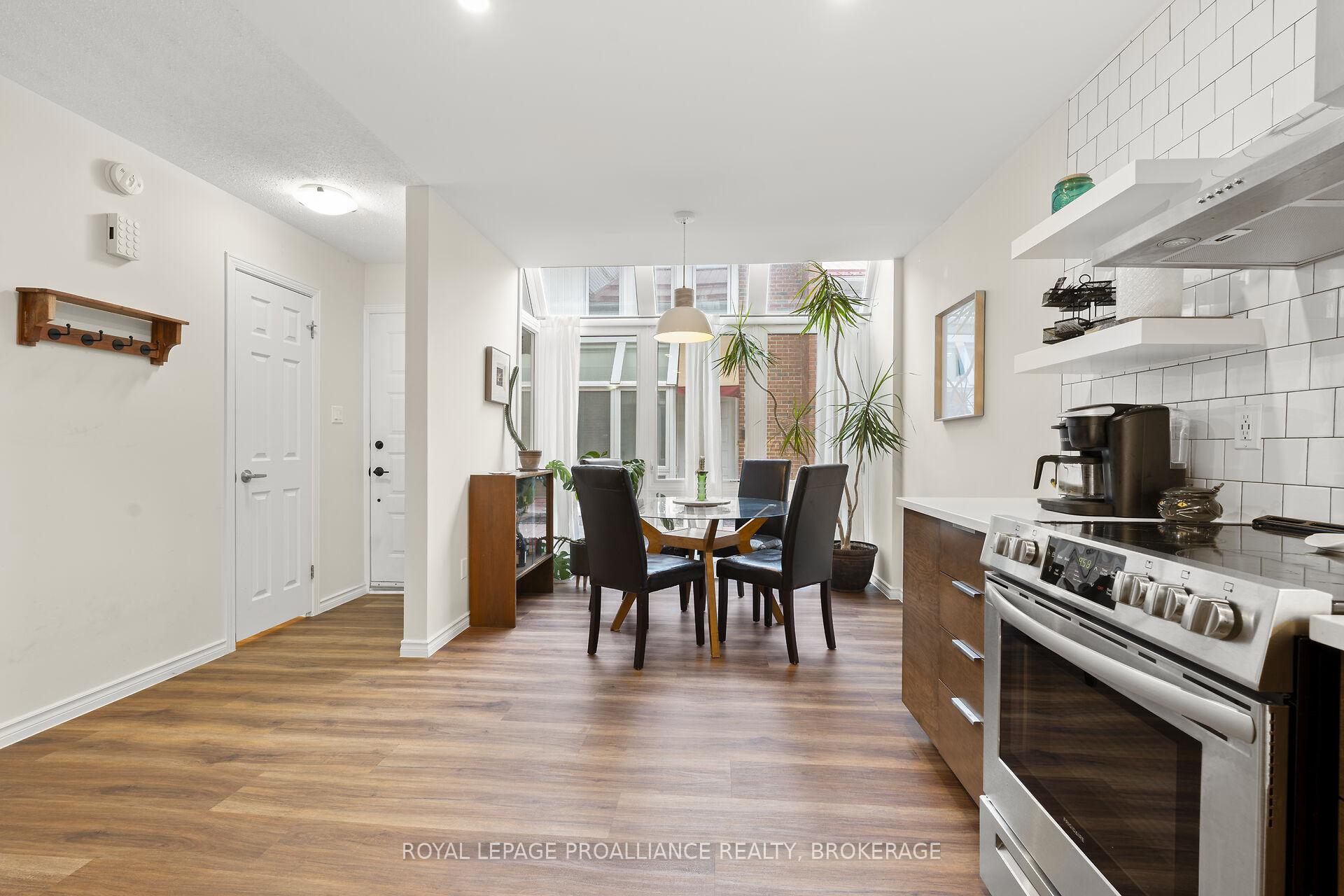 Photo 11 of Unit 42, 1 Place D'armes, Kingston, East of Sir John A. Blvd — HOMEH