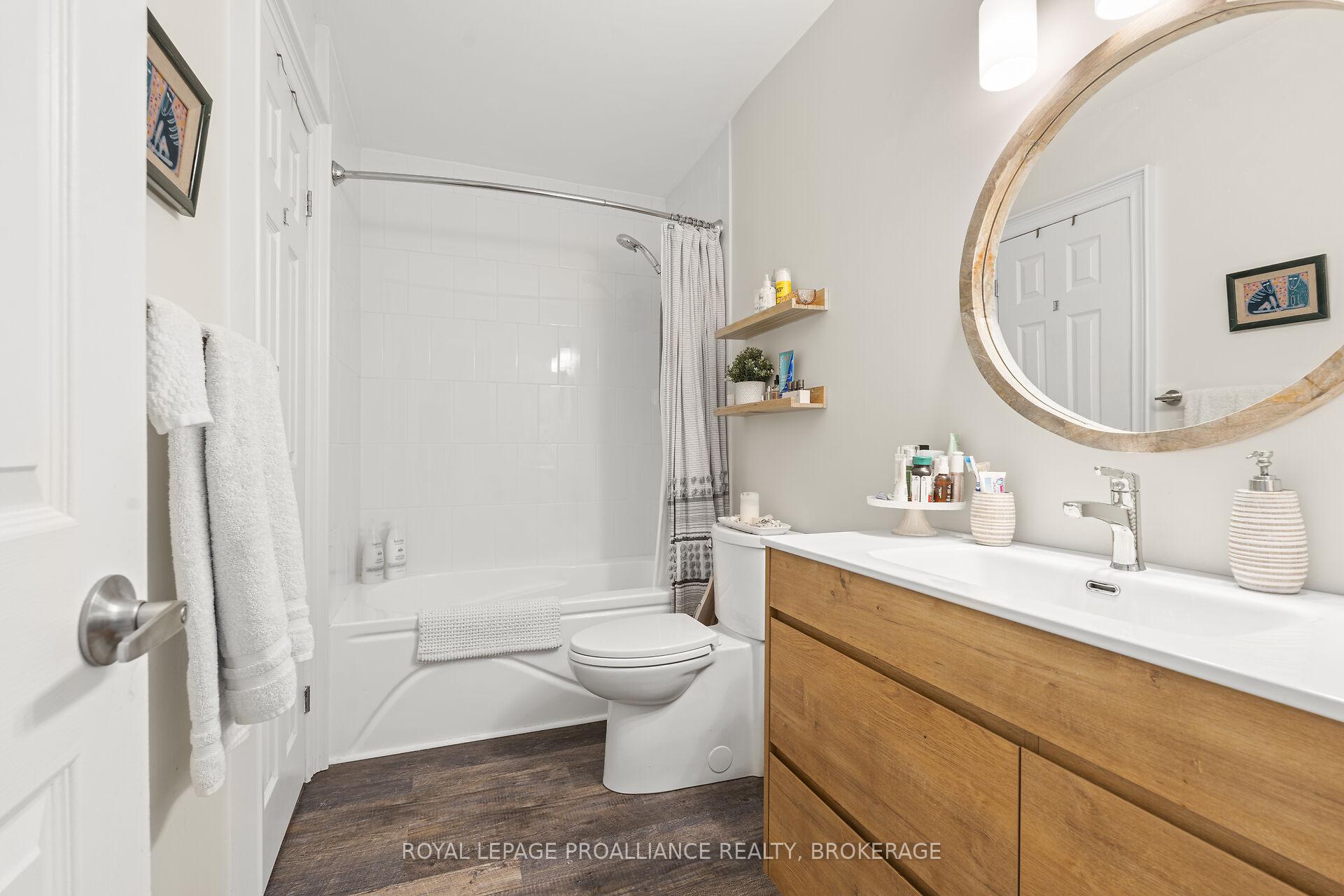 Photo 23 of Unit 42, 1 Place D'armes, Kingston, East of Sir John A. Blvd — HOMEH