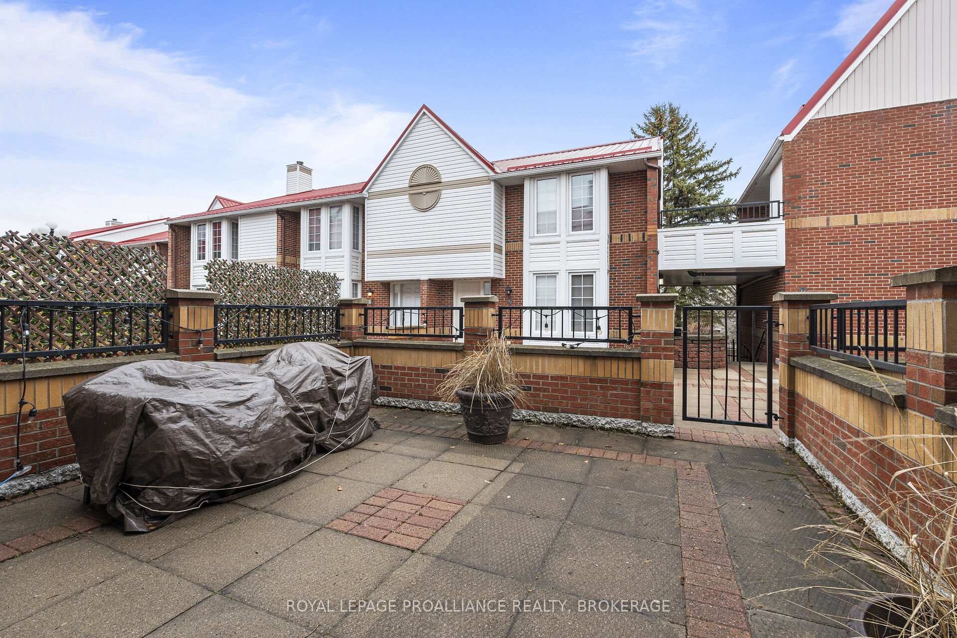 Photo 24 of Unit 42, 1 Place D'armes, Kingston, East of Sir John A. Blvd — HOMEH