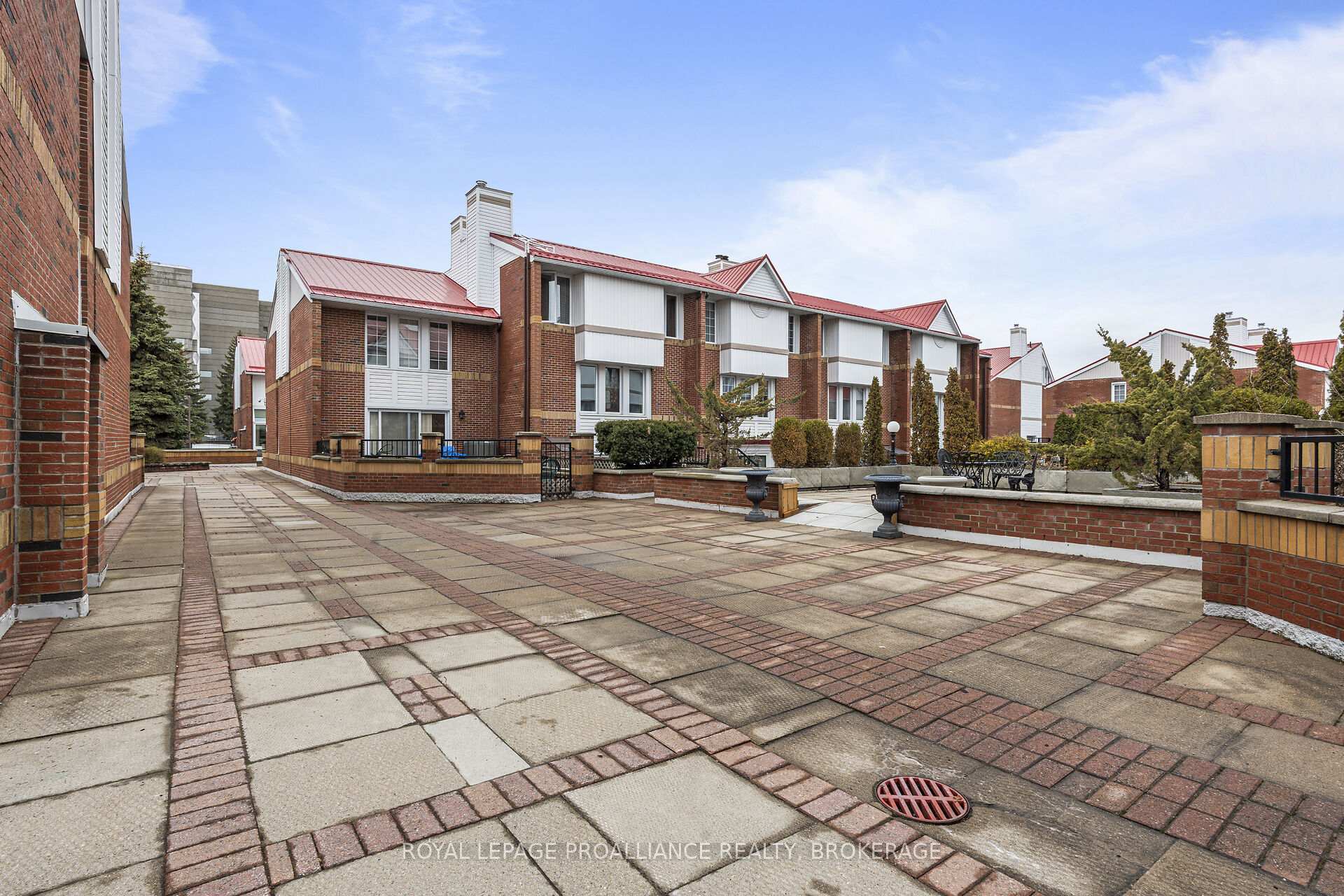Photo 30 of Unit 42, 1 Place D'armes, Kingston, East of Sir John A. Blvd — HOMEH