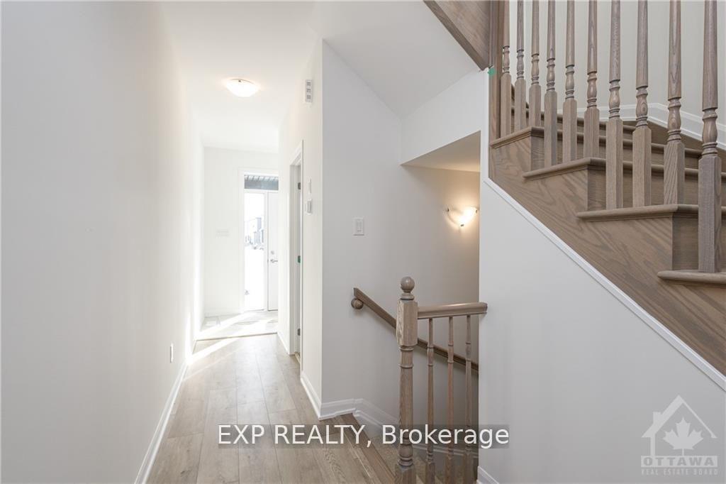 Photo 3 of 1006 Ballyhale Heights, Ottawa, Barrhaven - Half Moon Bay — HOMEH
