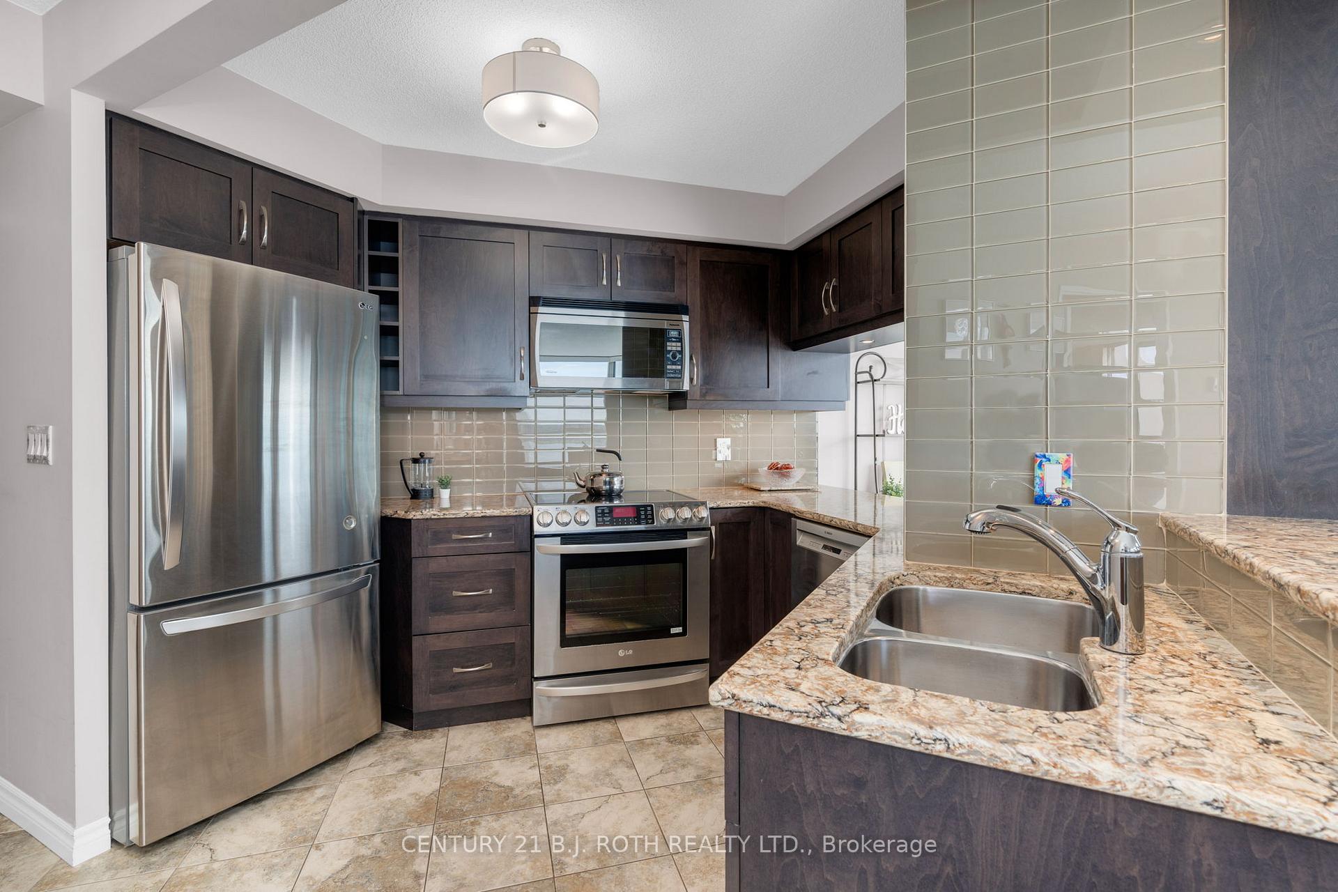 Photo 5 of Unit 907, 140 Dunlop Street E, Barrie, City Centre — HOMEH