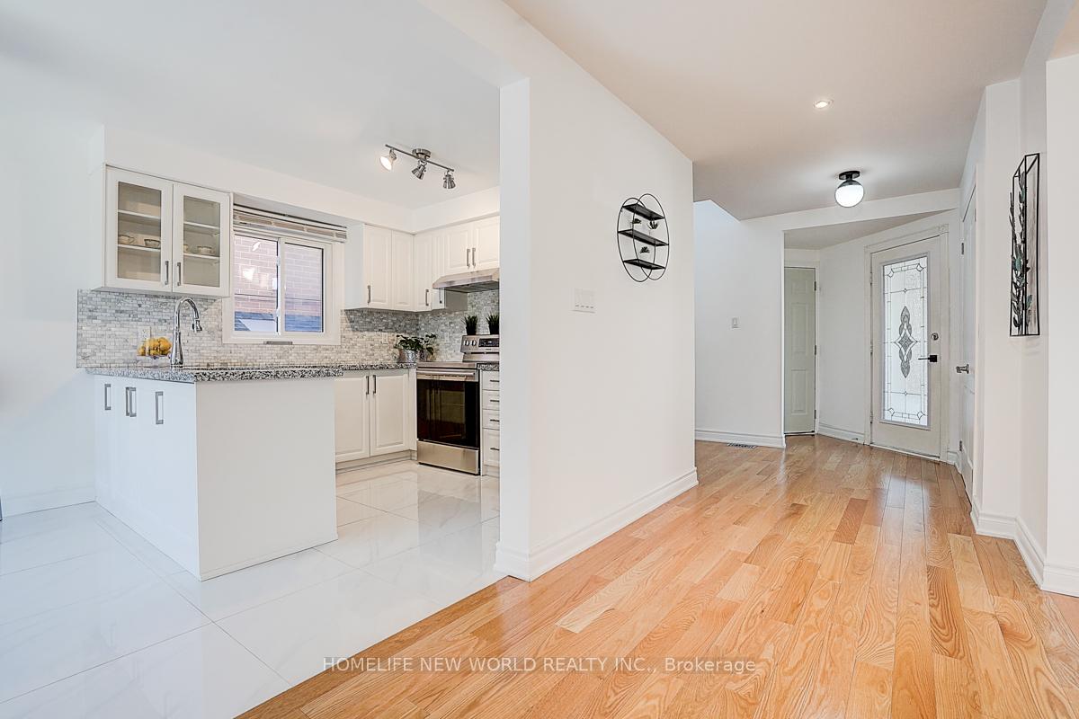 Photo 7 of 61 Noake Crescent, Ajax, Central — HOMEH