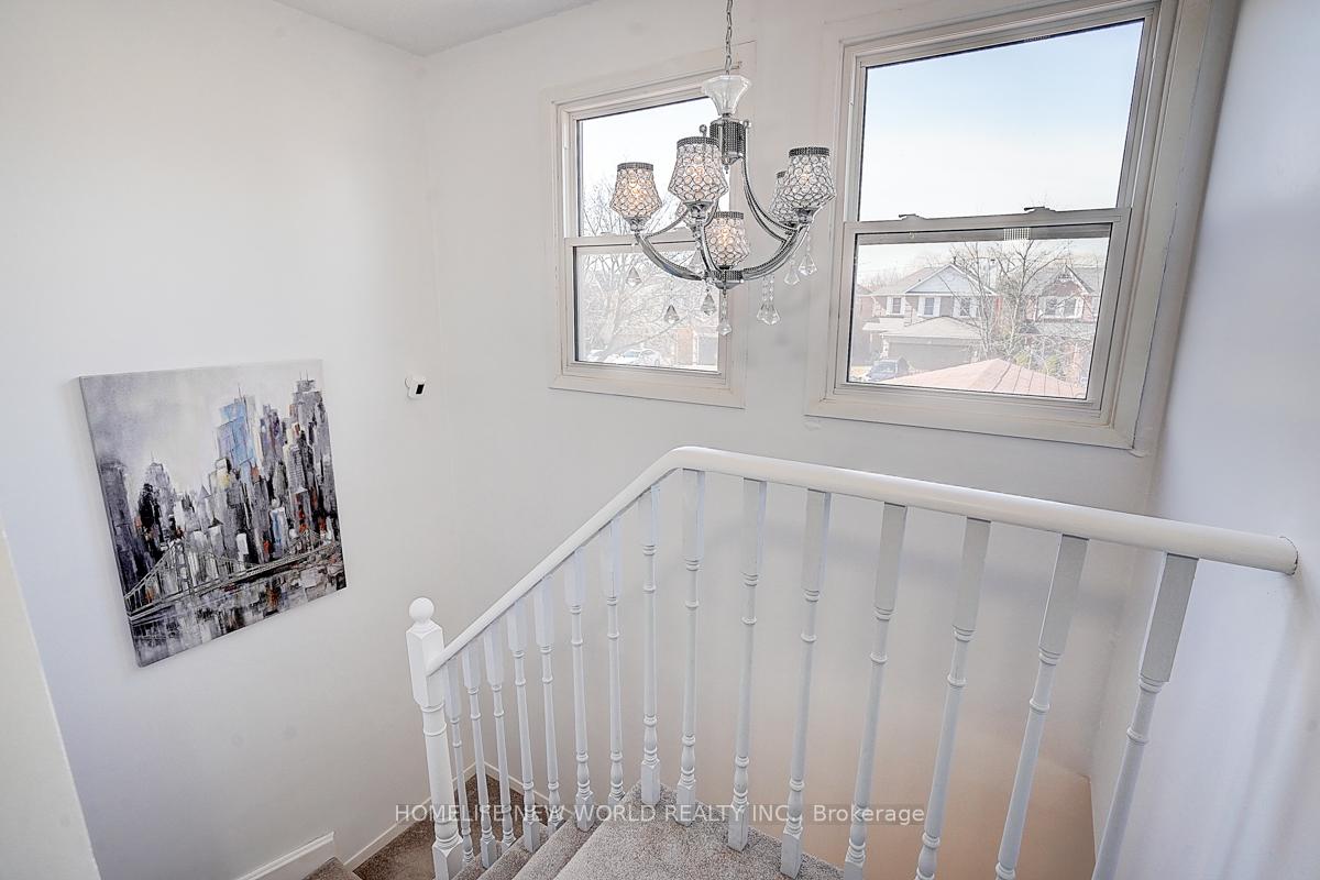 Photo 12 of 61 Noake Crescent, Ajax, Central — HOMEH