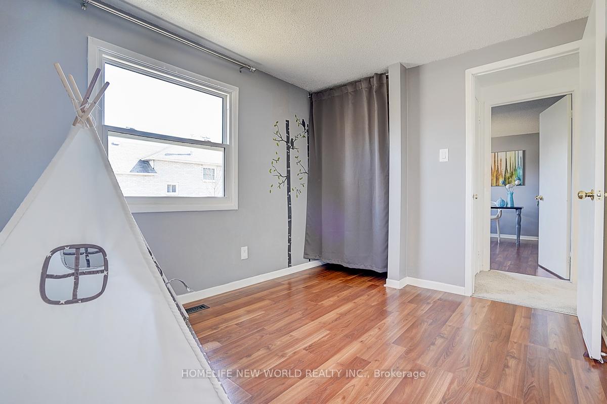 Photo 19 of 61 Noake Crescent, Ajax, Central — HOMEH